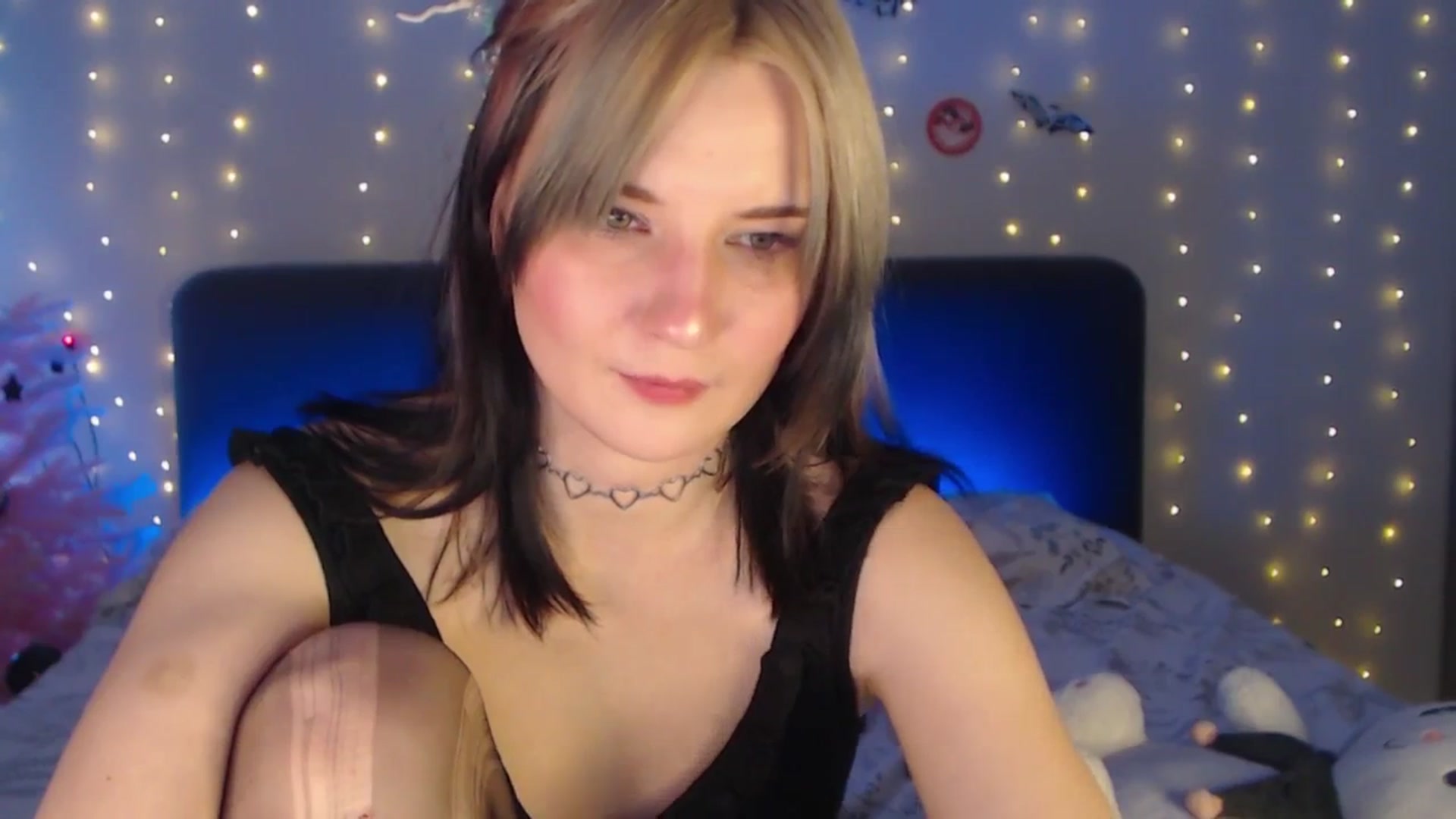 Gallery image thumbnail from Snowy_AF's myfreecams stream on, 12/31/2025, 20:53 image 3 of 20