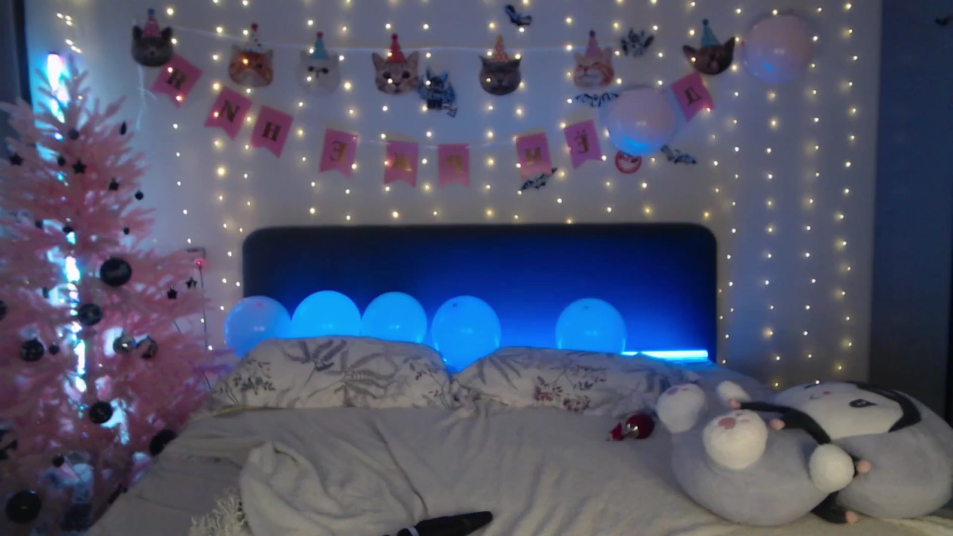 Gallery image thumbnail from Snowy_AF's myfreecams stream on, 01/08/2026, 04:04 image 18 of 20