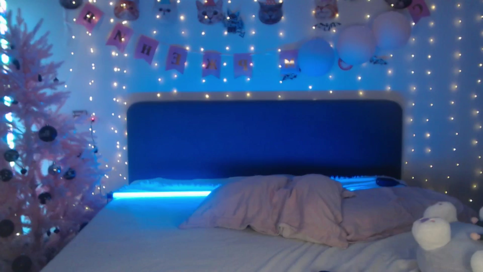 Gallery image thumbnail from Snowy_AF's myfreecams stream on, 01/25/2026, 19:54 image 15 of 20