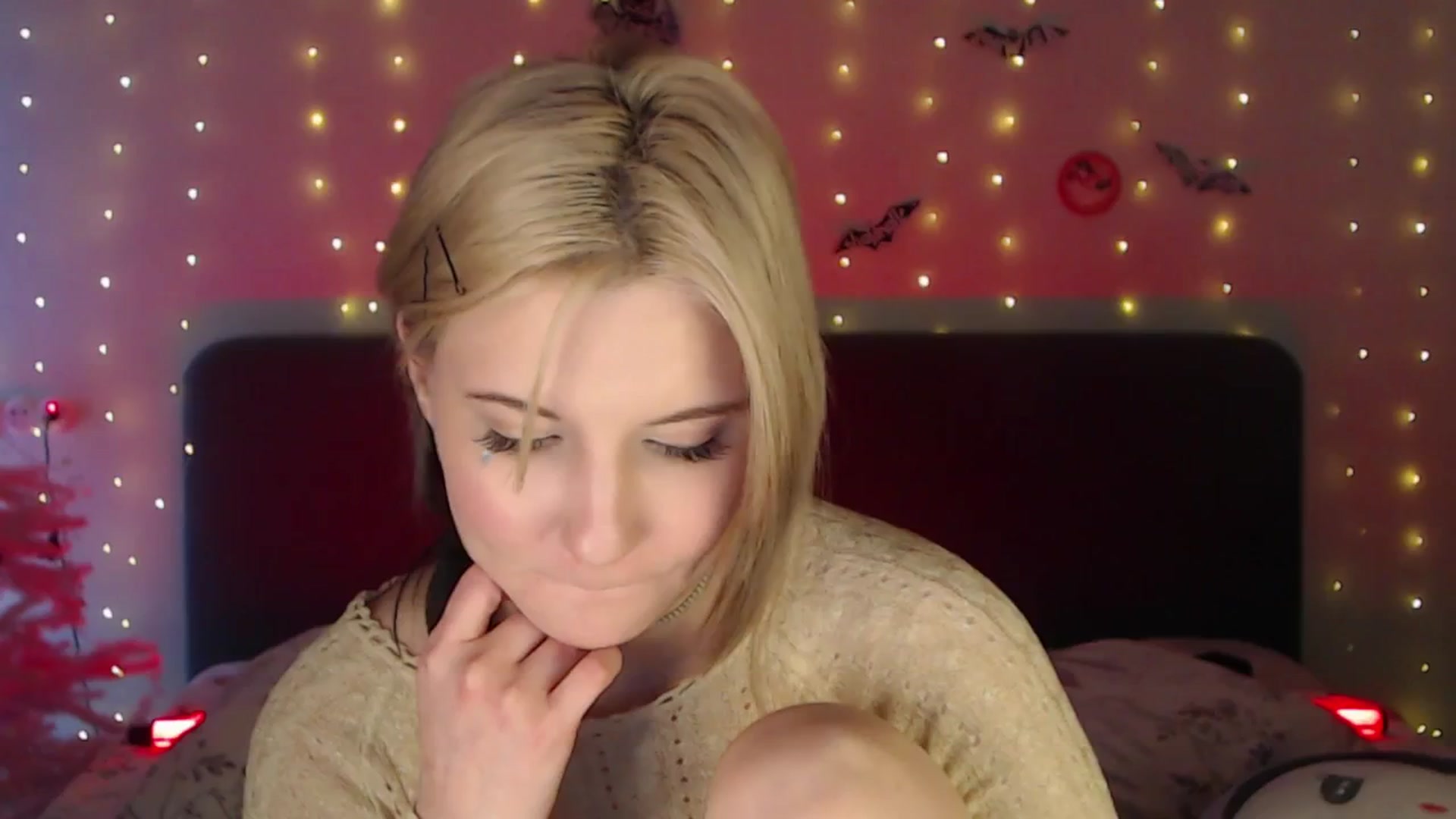 Gallery image thumbnail from Snowy_AF's myfreecams stream on, 02/08/2026, 18:03 image 14 of 20
