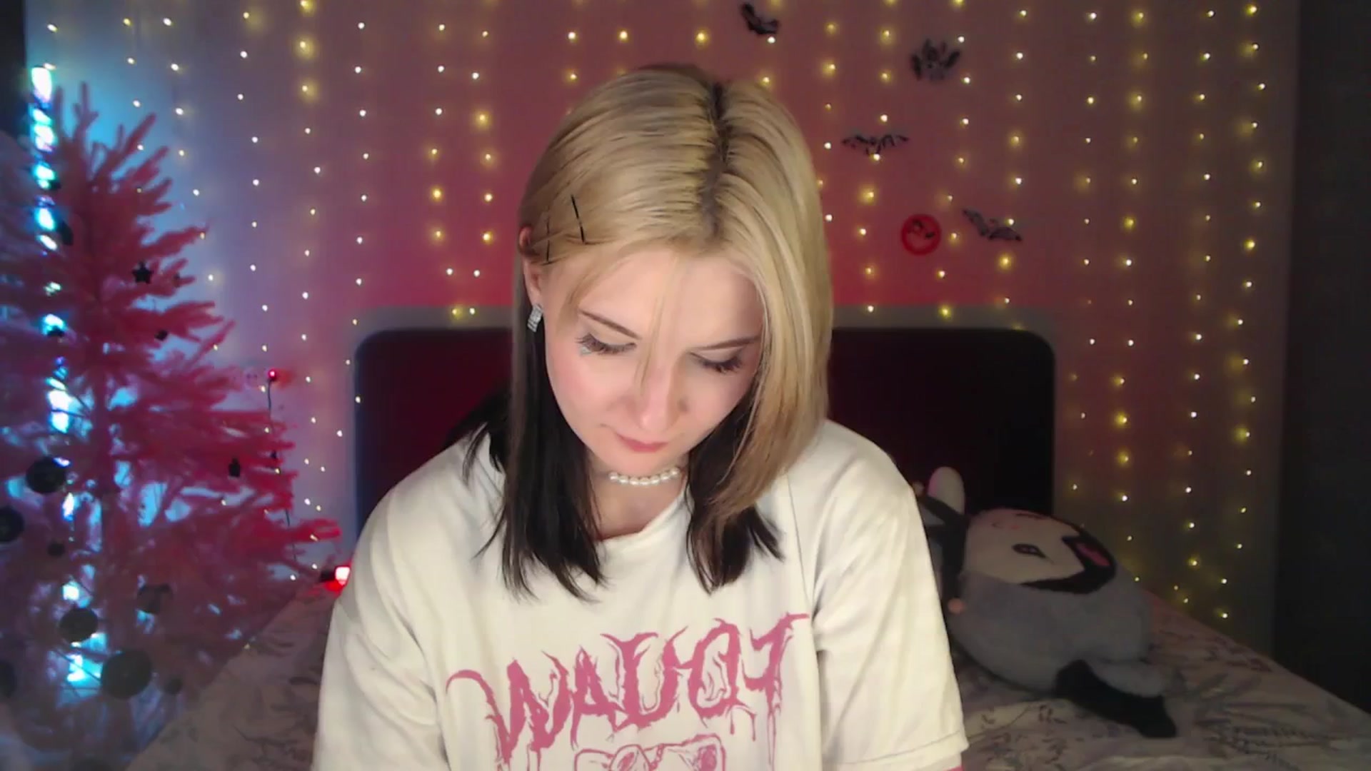 Gallery image thumbnail from Snowy_AF's myfreecams stream on, 02/08/2026, 19:53 image 2 of 20