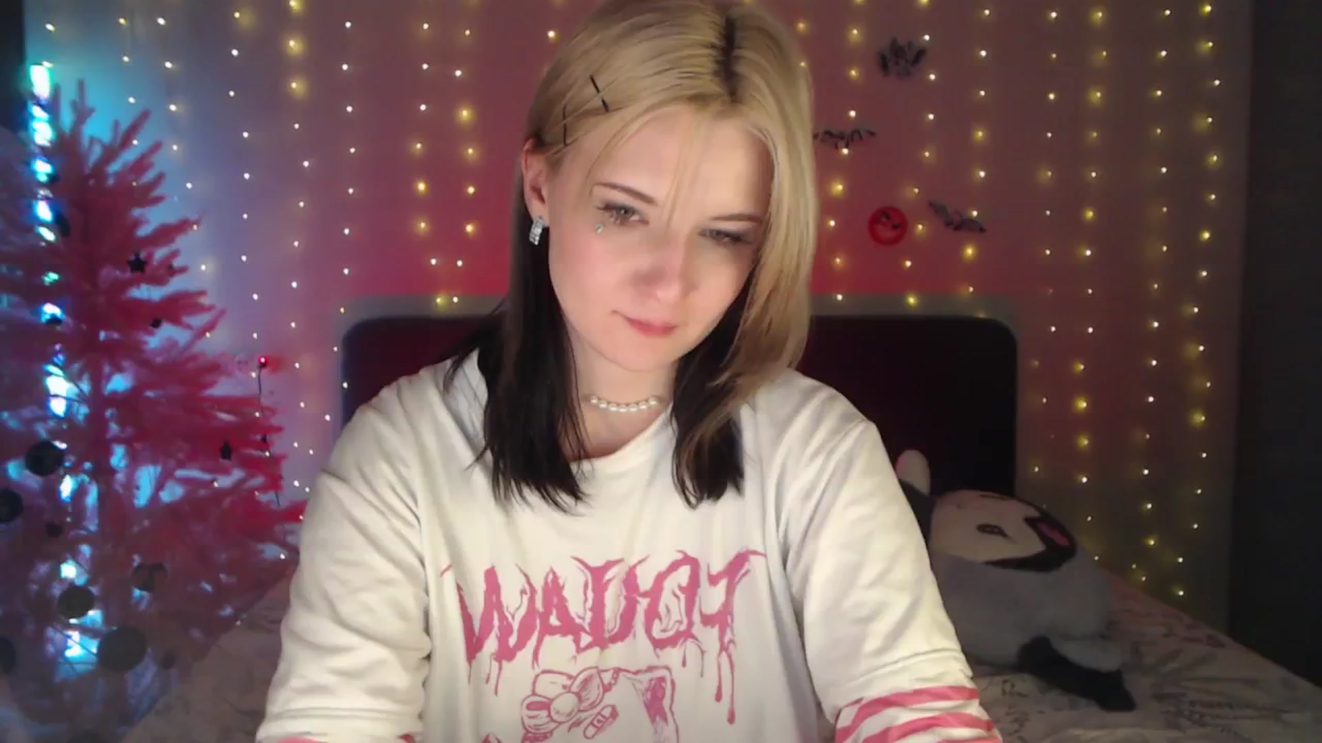Gallery image thumbnail from Snowy_AF's myfreecams stream on, 02/08/2026, 19:53 image 1 of 20
