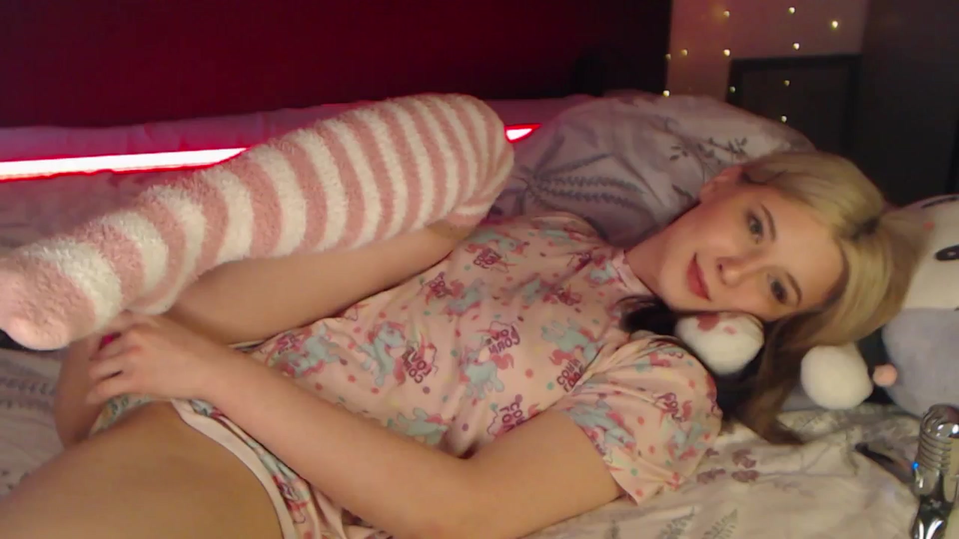 Gallery image thumbnail from Snowy_AF's myfreecams stream on, 02/09/2026, 21:21 image 8 of 20