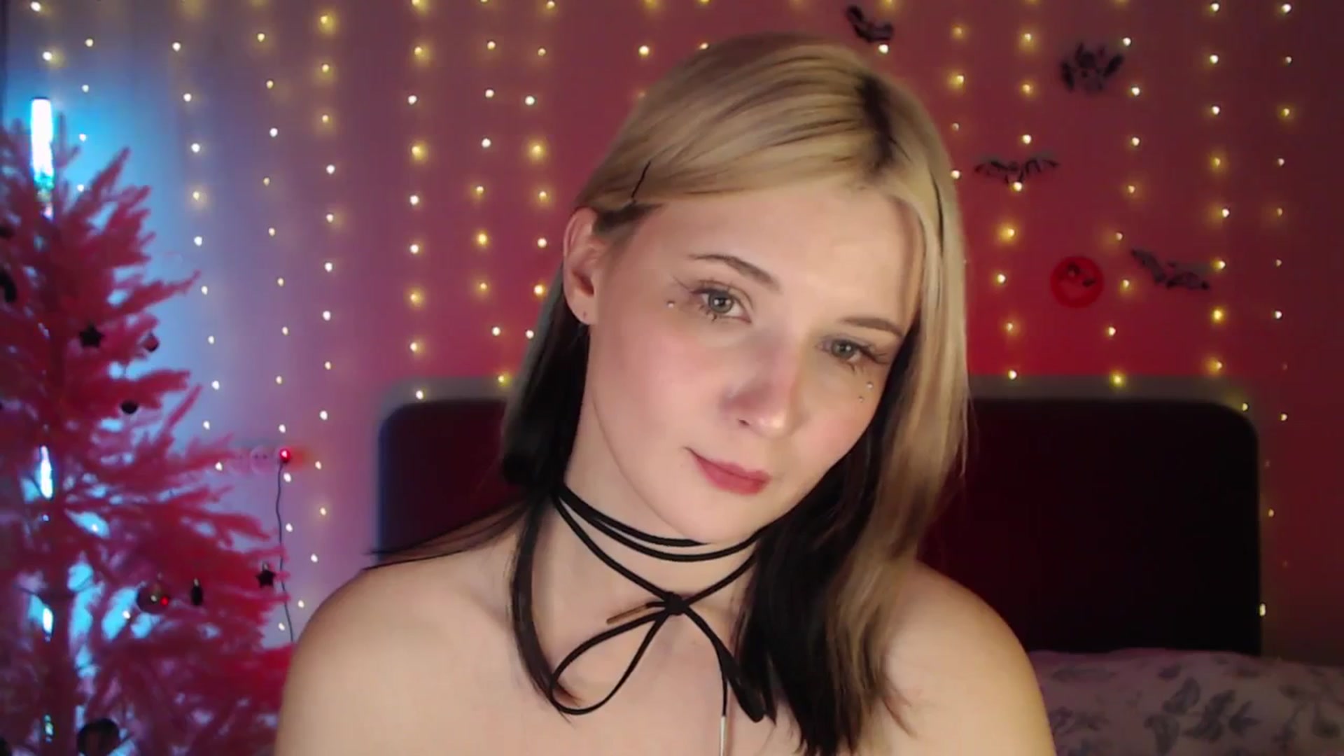 Gallery image thumbnail from Snowy_AF's myfreecams stream on, 02/10/2026, 20:28 image 18 of 20