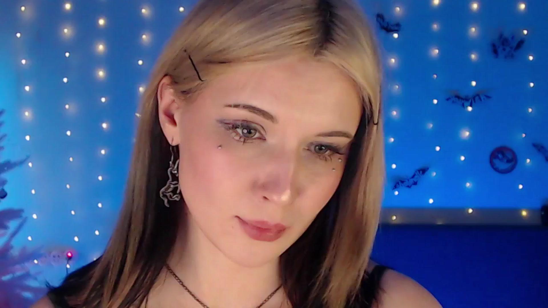 Gallery image thumbnail from Snowy_AF's myfreecams stream on, 02/11/2026, 15:28 image 4 of 20