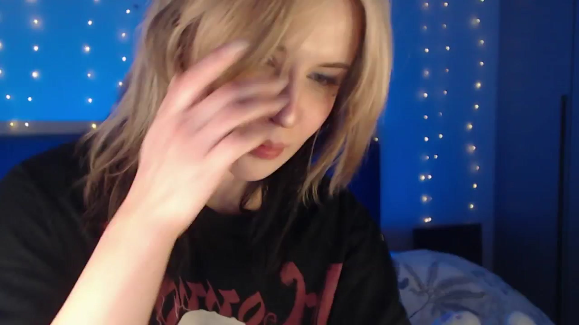 Gallery image thumbnail from Snowy_AF's myfreecams stream on, 02/22/2026, 21:30 image 17 of 20