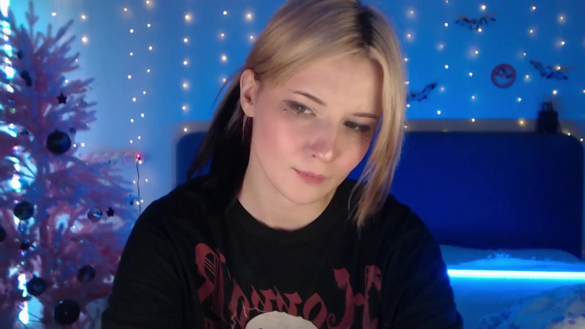 Gallery image thumbnail from Snowy_AF's myfreecams stream on, 02/22/2026, 21:30 image 9 of 20