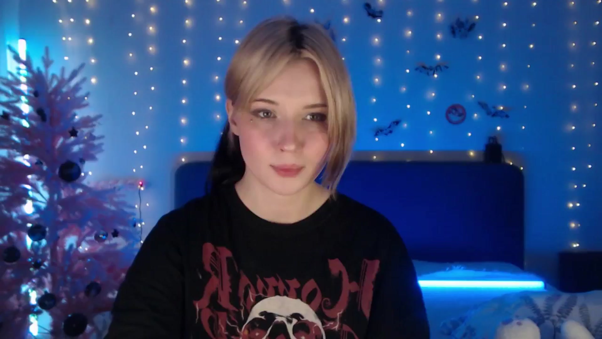Gallery image thumbnail from Snowy_AF's myfreecams stream on, 02/22/2026, 21:30 image 8 of 20