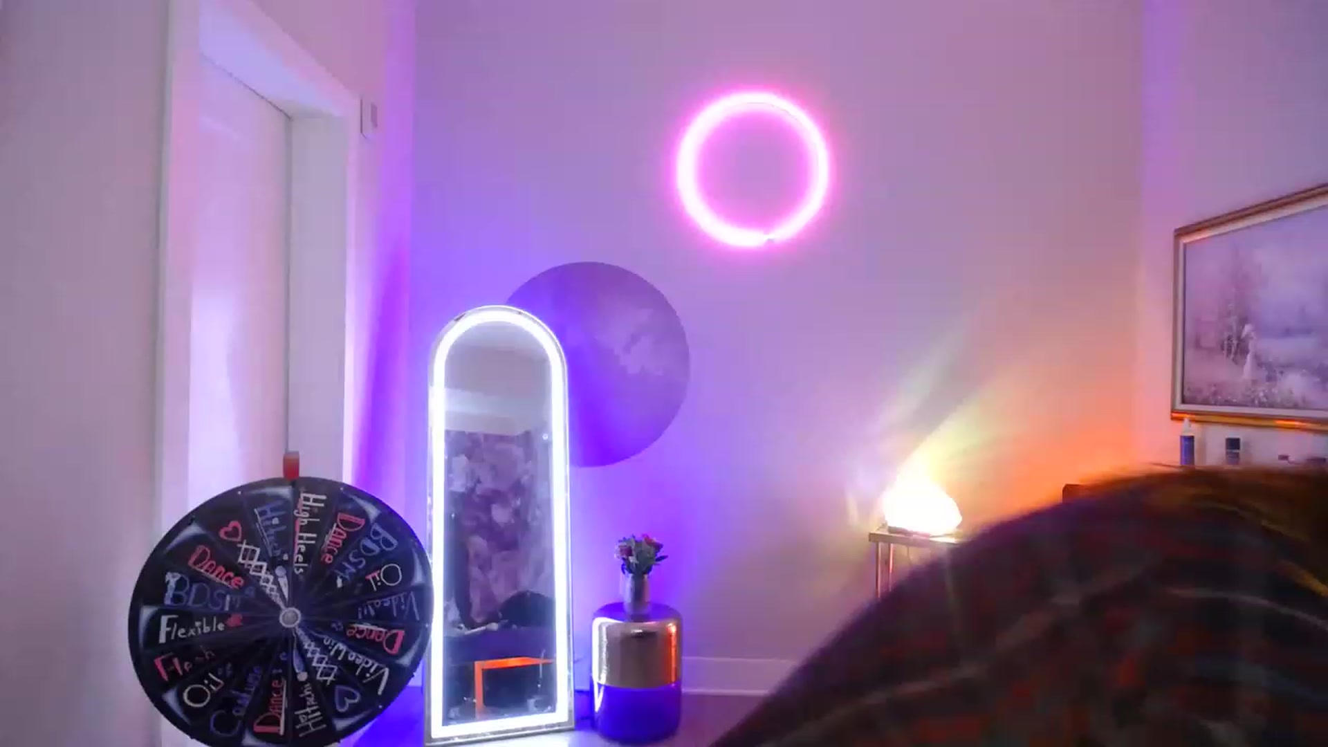Gallery image thumbnail from SnugglePunk's myfreecams stream on, 04/15/2023, 01:37 image 20 of 20