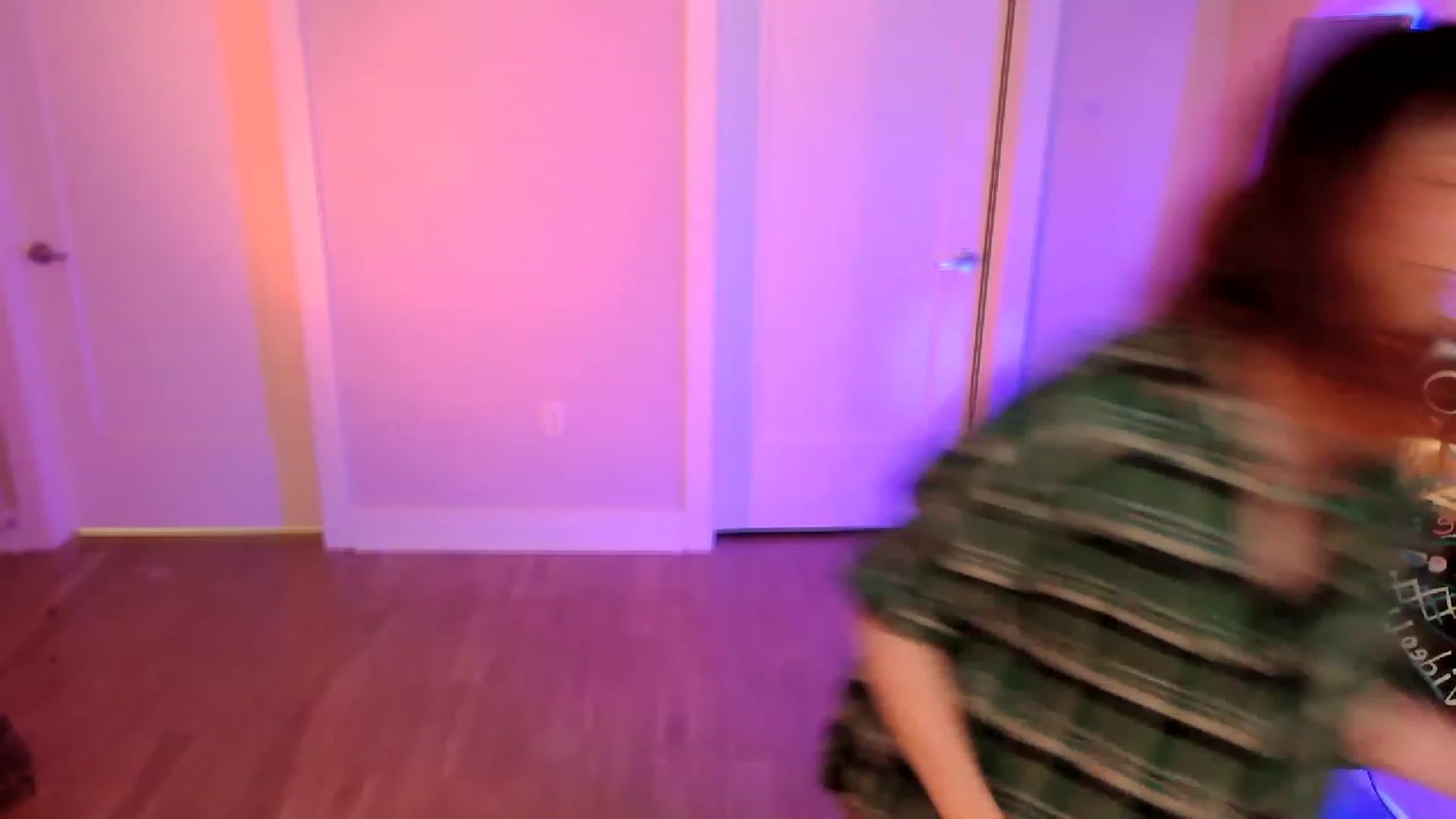 Gallery image thumbnail from SnugglePunk's myfreecams stream on, 04/23/2023, 24:03 image 12 of 20