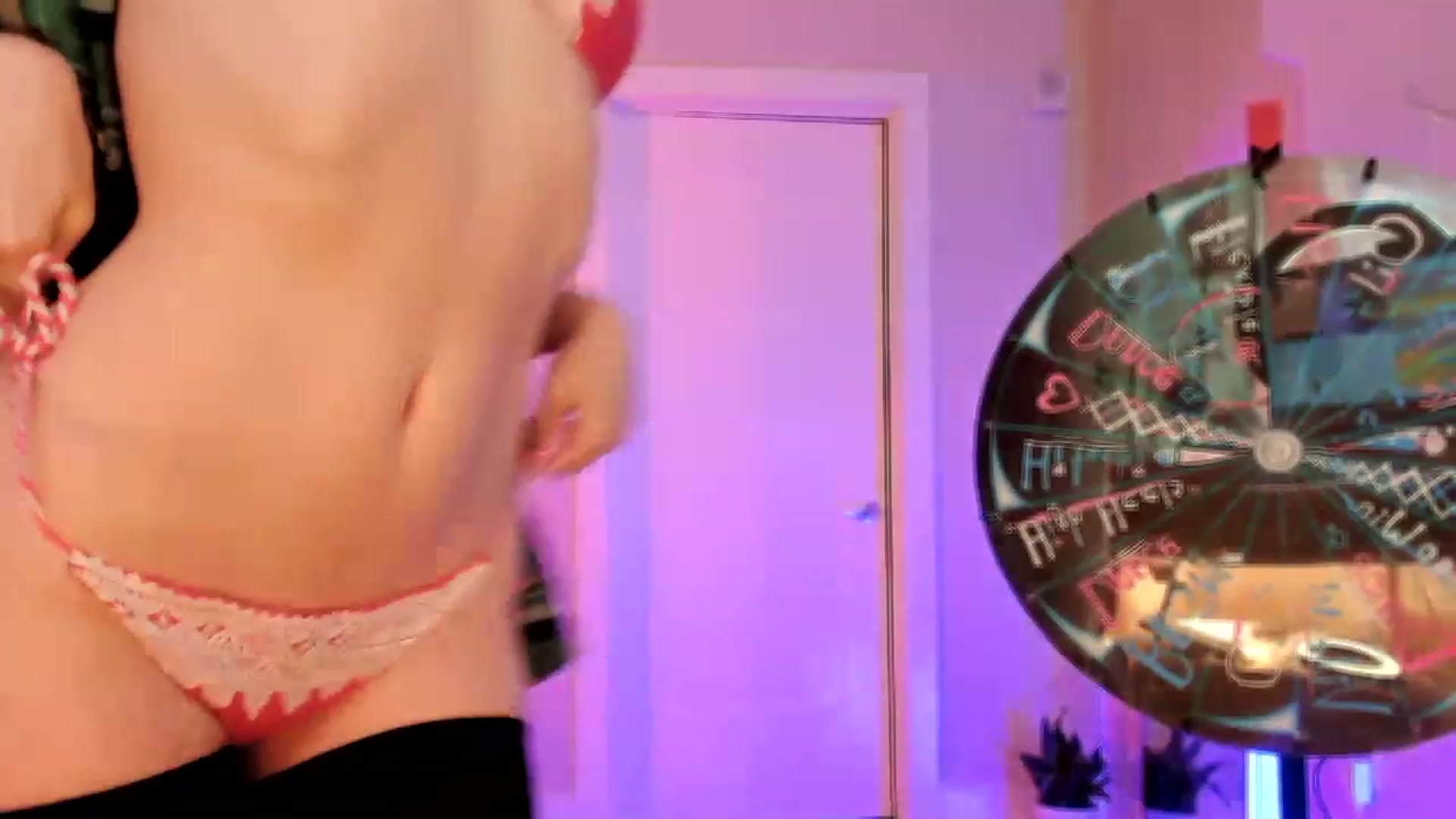 Gallery image thumbnail from SnugglePunk's myfreecams stream on, 04/23/2023, 24:03 image 10 of 20