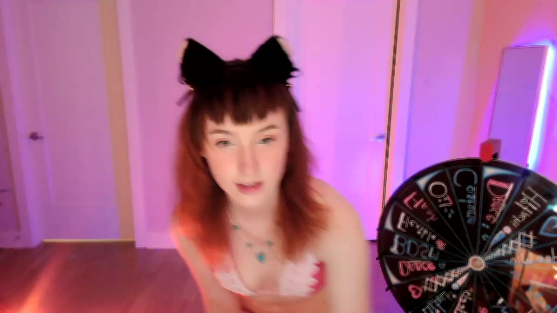 Gallery image thumbnail from SnugglePunk's myfreecams stream on, 04/23/2023, 24:03 image 20 of 20
