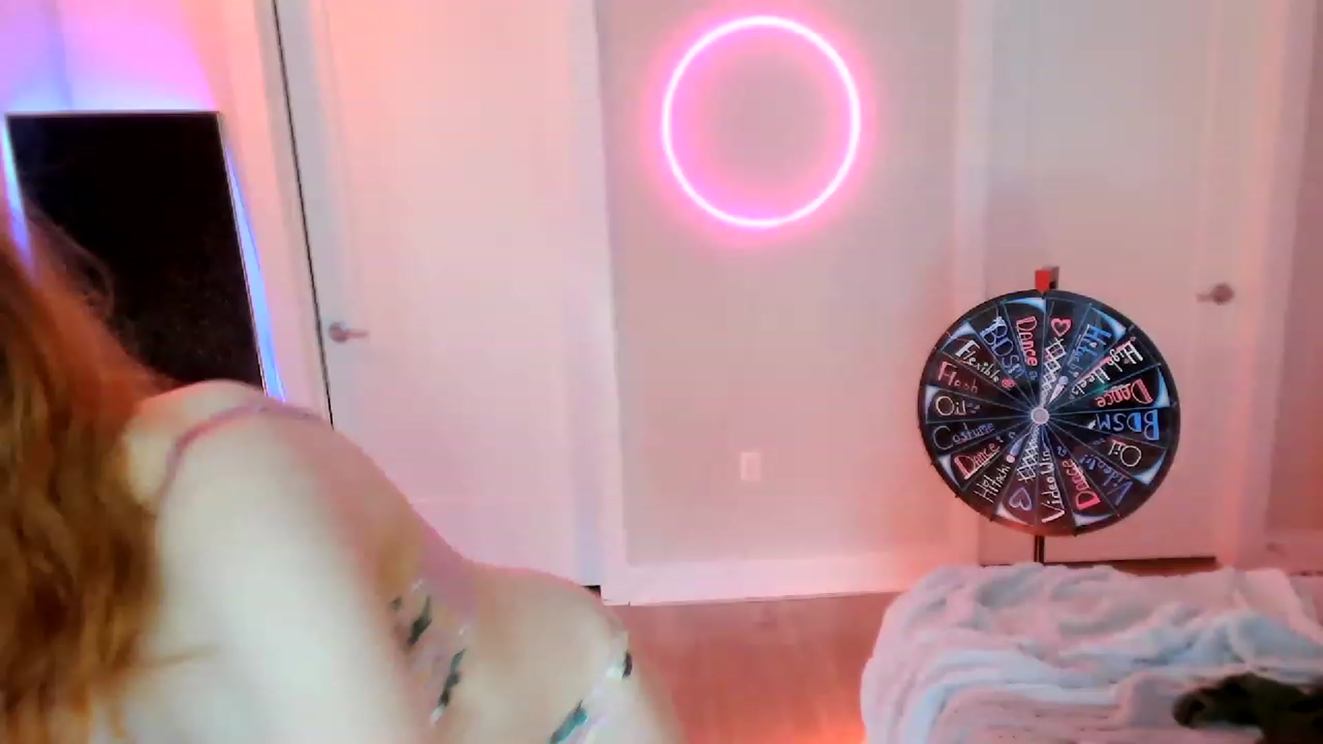 Gallery image thumbnail from SnugglePunk's myfreecams stream on, 05/03/2023, 23:36 image 14 of 20
