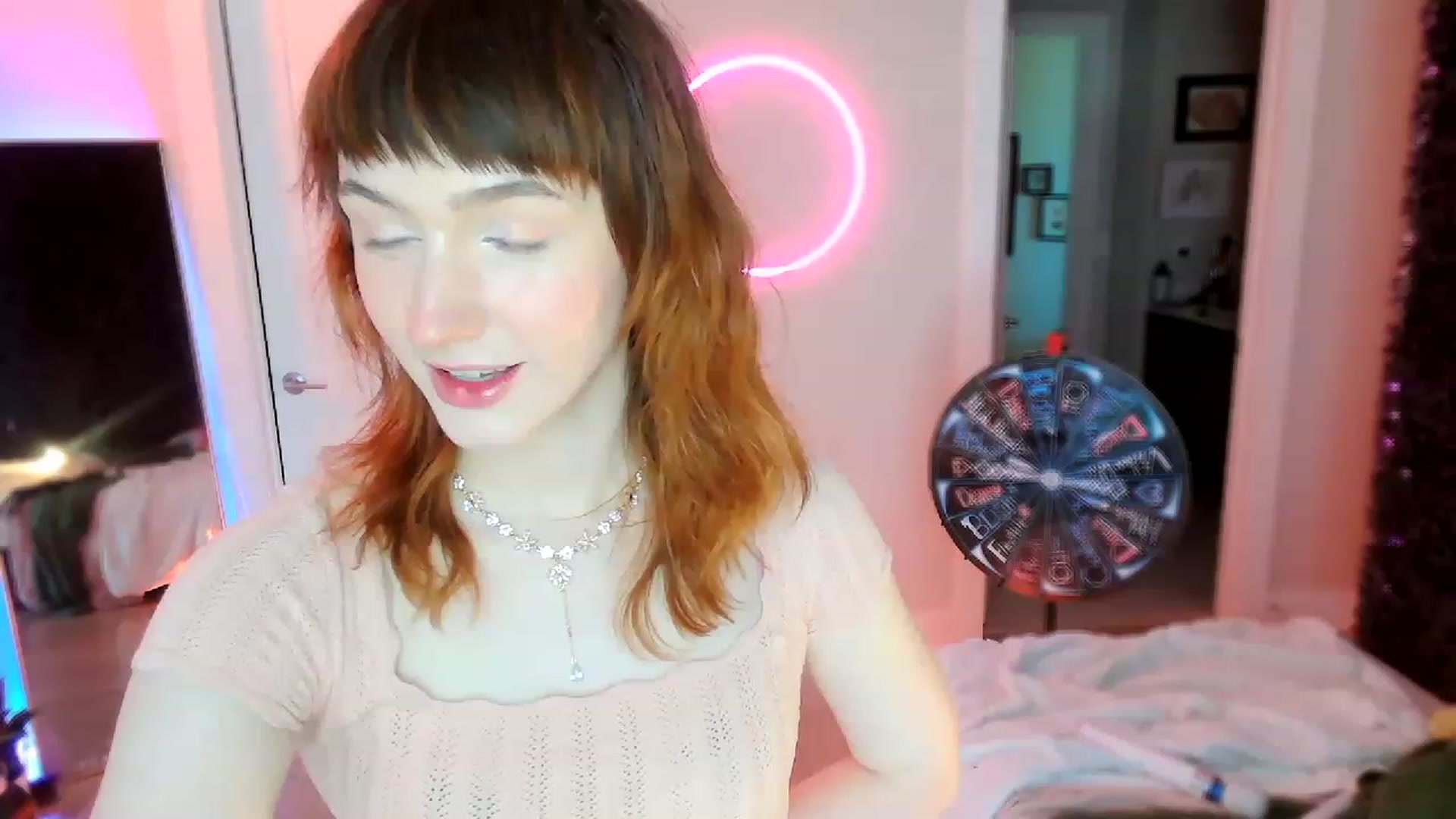 Gallery image thumbnail from SnugglePunk's myfreecams stream on, 05/03/2023, 23:36 image 6 of 20