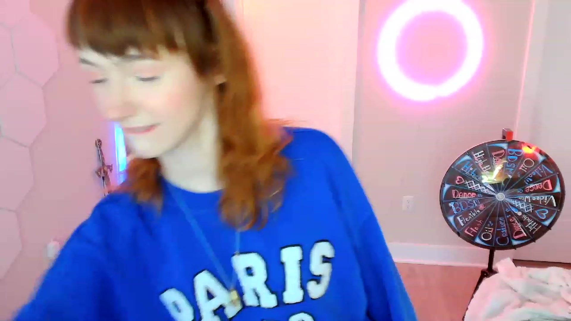 Gallery image thumbnail from SnugglePunk's myfreecams stream on, 05/06/2023, 24:00 image 17 of 20