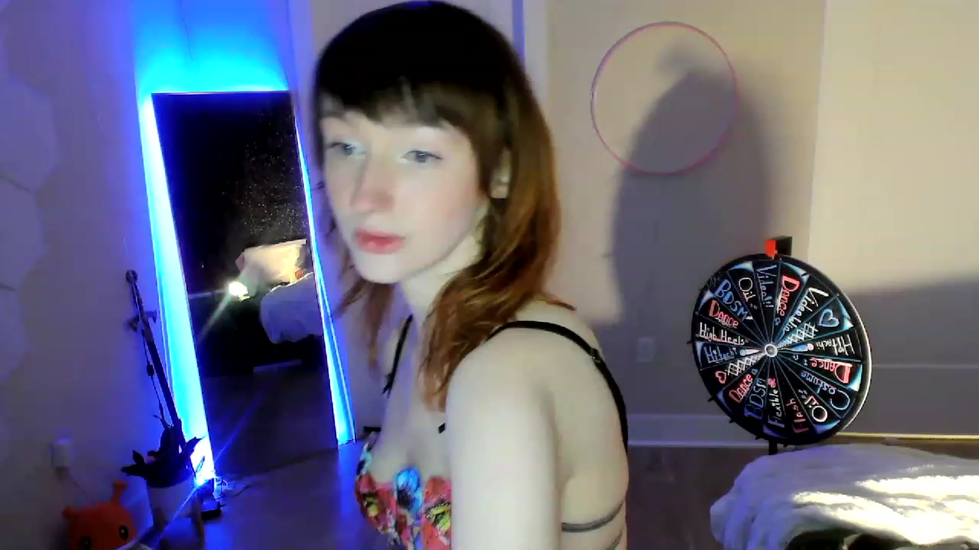 Gallery image thumbnail from SnugglePunk's myfreecams stream on, 05/08/2023, 01:28 image 2 of 20