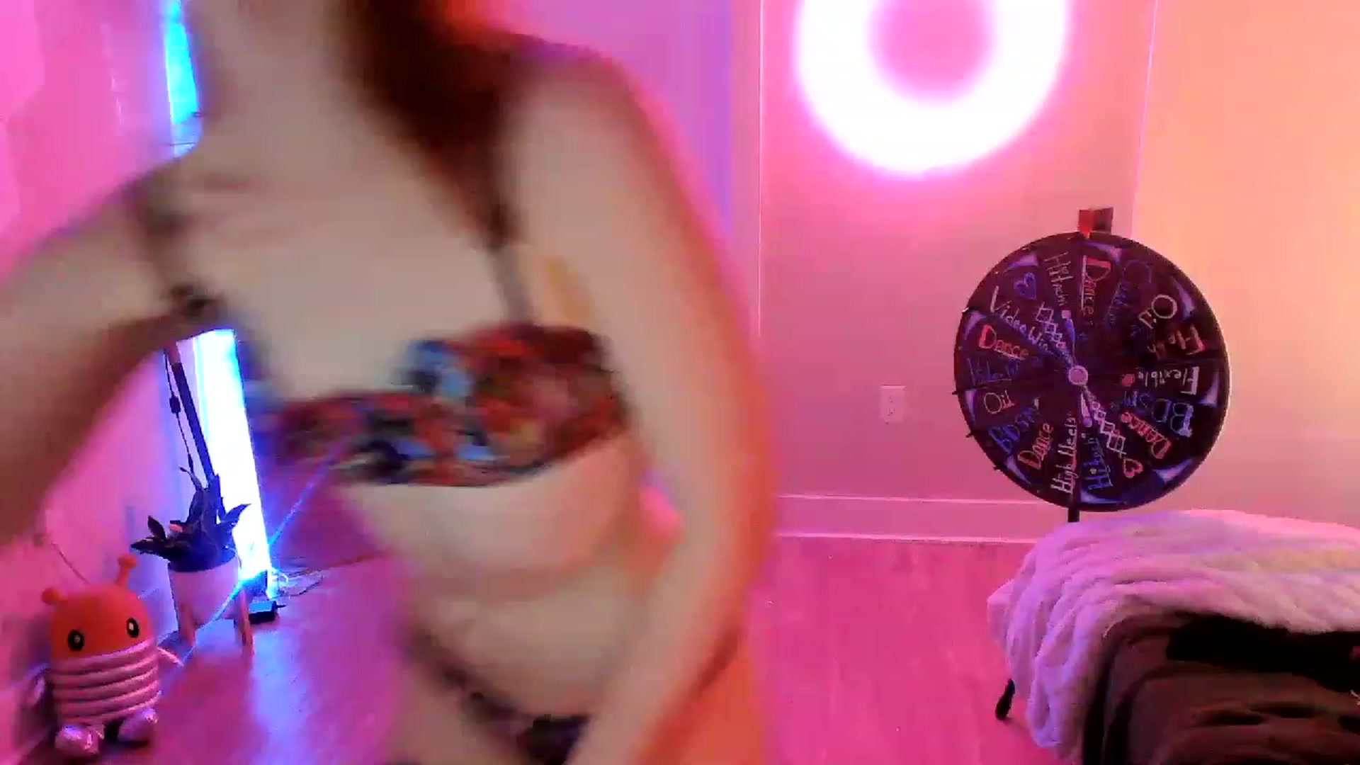 Gallery image thumbnail from SnugglePunk's myfreecams stream on, 05/08/2023, 01:28 image 7 of 20