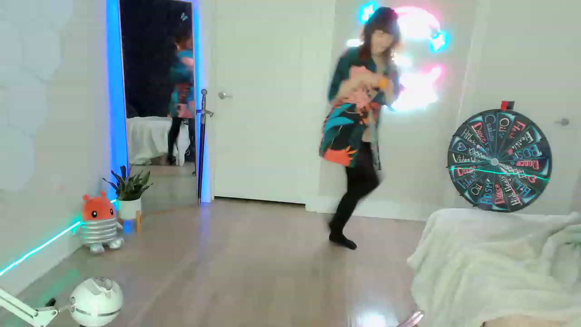 Gallery image thumbnail from SnugglePunk's myfreecams stream on, 05/26/2023, 22:34 image 5 of 20