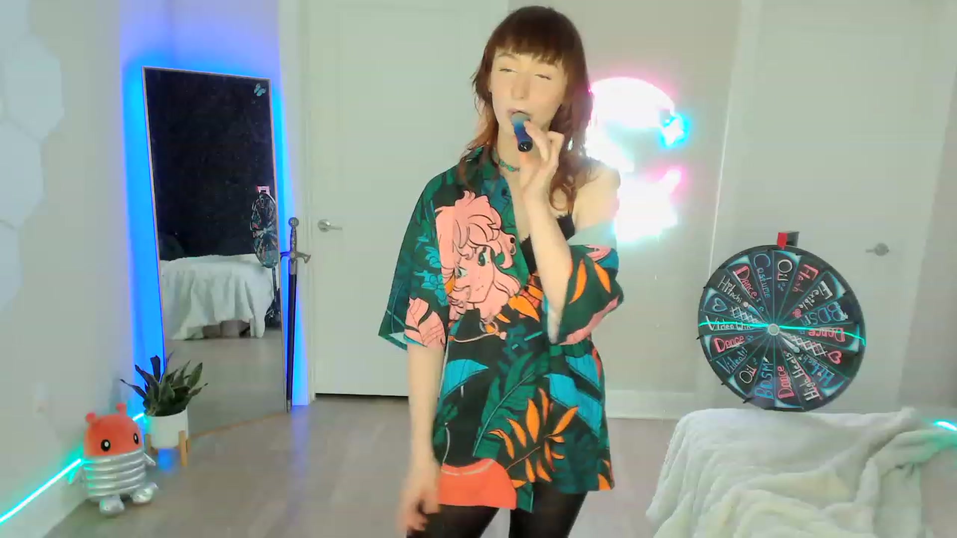 Gallery image thumbnail from SnugglePunk's myfreecams stream on, 05/26/2023, 22:34 image 19 of 20