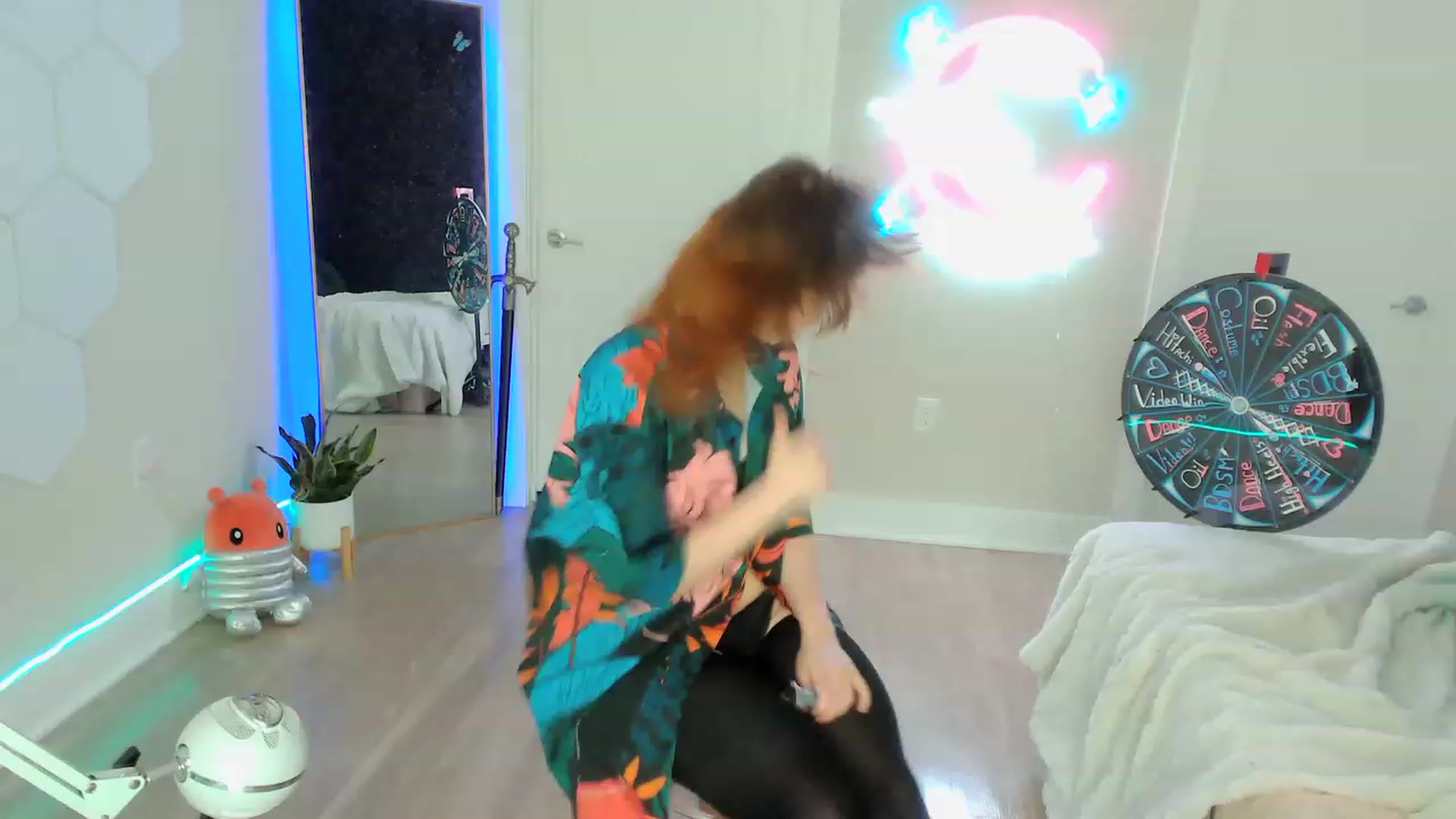 Gallery image thumbnail from SnugglePunk's myfreecams stream on, 05/26/2023, 22:34 image 7 of 20