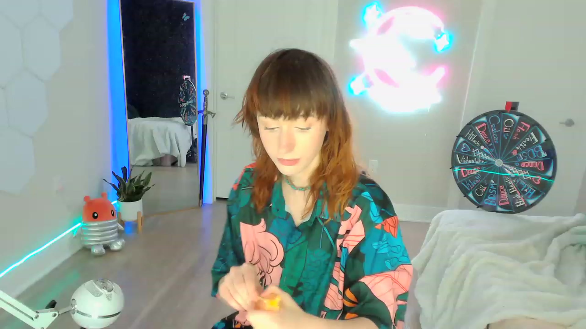 Gallery image thumbnail from SnugglePunk's myfreecams stream on, 05/26/2023, 22:34 image 6 of 20