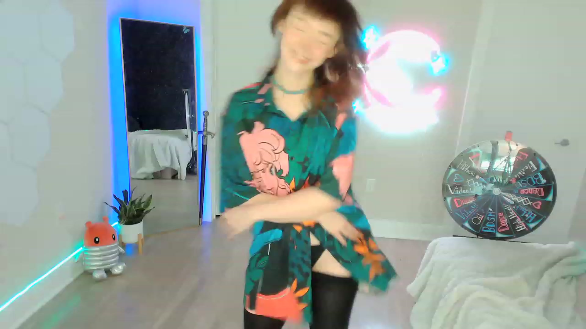 Gallery image thumbnail from SnugglePunk's myfreecams stream on, 05/26/2023, 22:34 image 1 of 20
