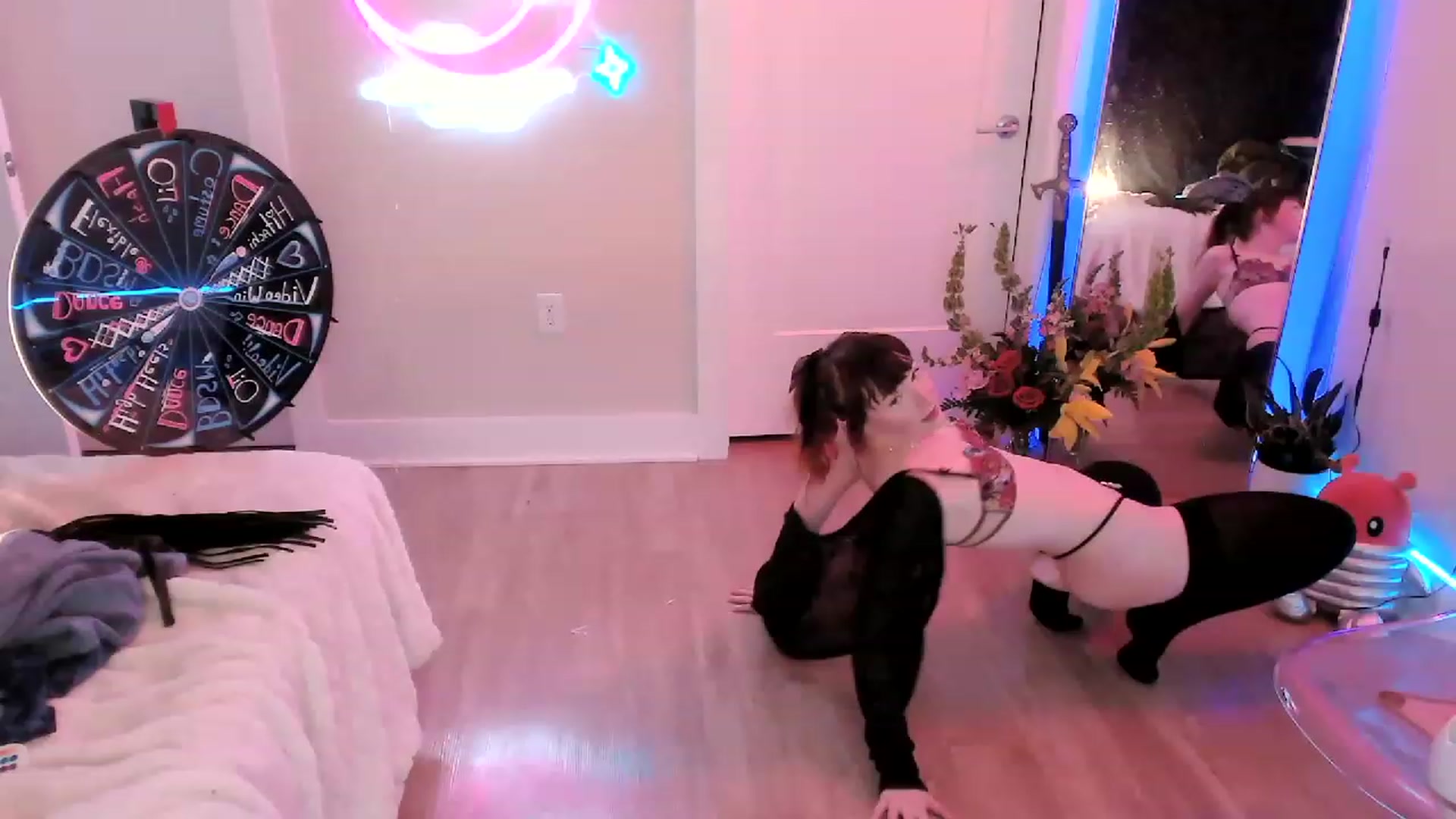 Gallery image thumbnail from SnugglePunk's myfreecams stream on, 05/27/2023, 23:21 image 19 of 20