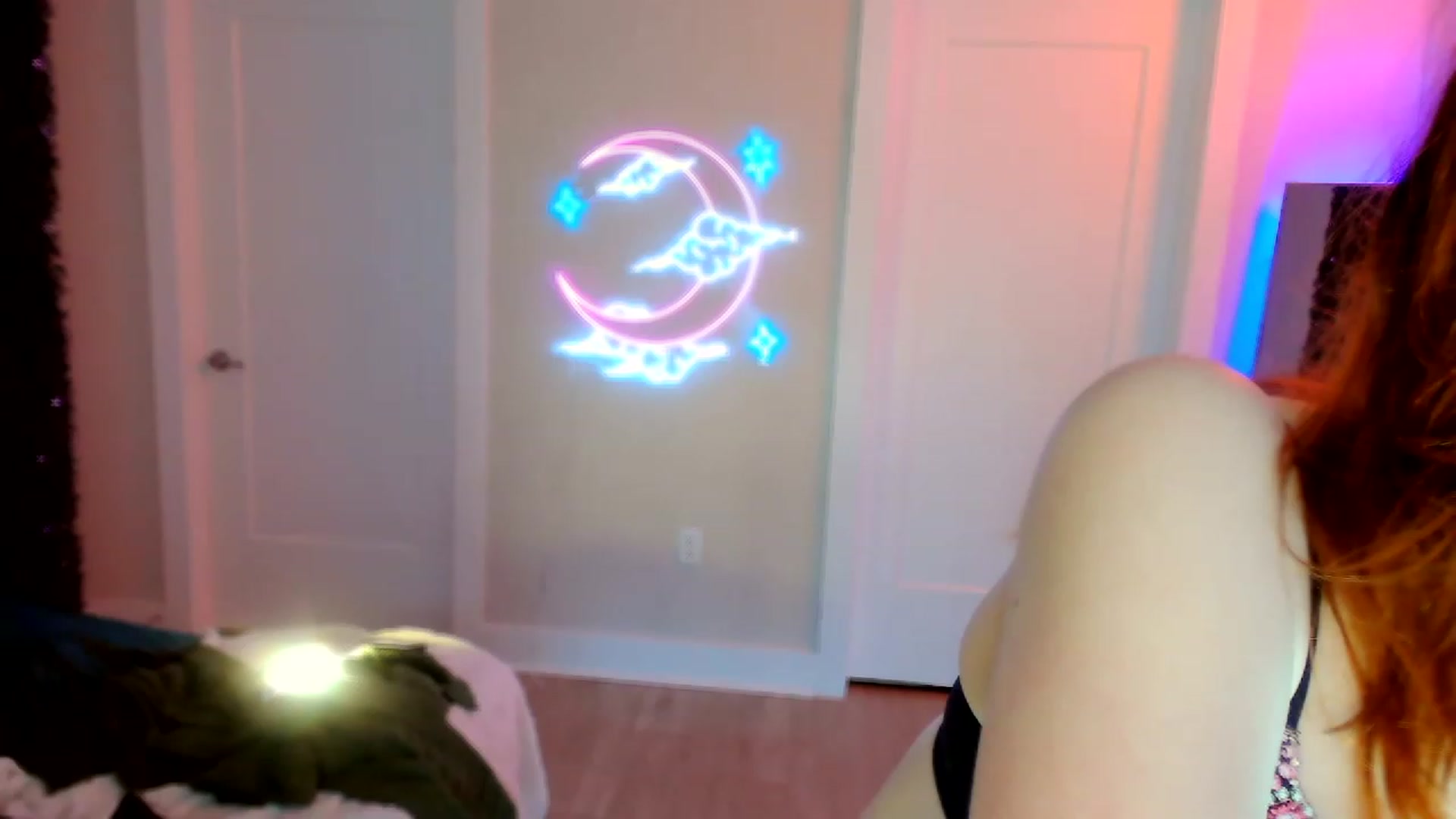 Gallery image thumbnail from SnugglePunk's myfreecams stream on, 06/03/2023, 24:11 image 19 of 20