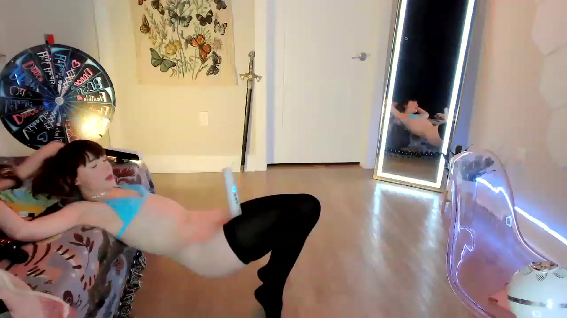 Gallery image thumbnail from SnugglePunk's myfreecams stream on, 06/10/2023, 24:01 image 7 of 20
