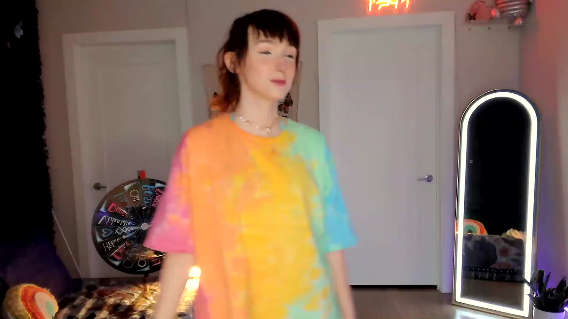 Gallery image thumbnail from SnugglePunk's myfreecams stream on, 06/10/2023, 24:01 image 2 of 20