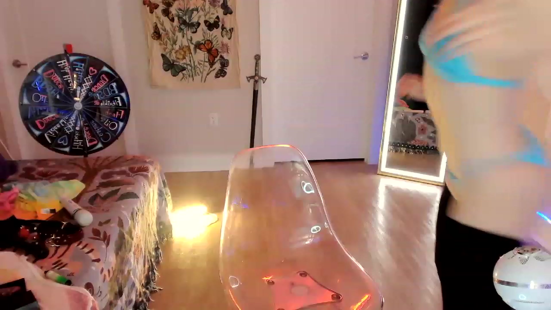 Gallery image thumbnail from SnugglePunk's myfreecams stream on, 06/10/2023, 01:42 image 7 of 20