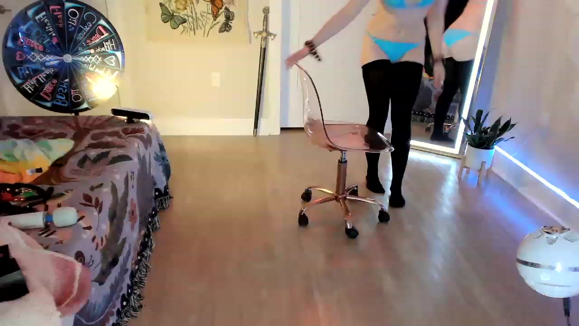 Gallery image thumbnail from SnugglePunk's myfreecams stream on, 06/10/2023, 01:42 image 4 of 20