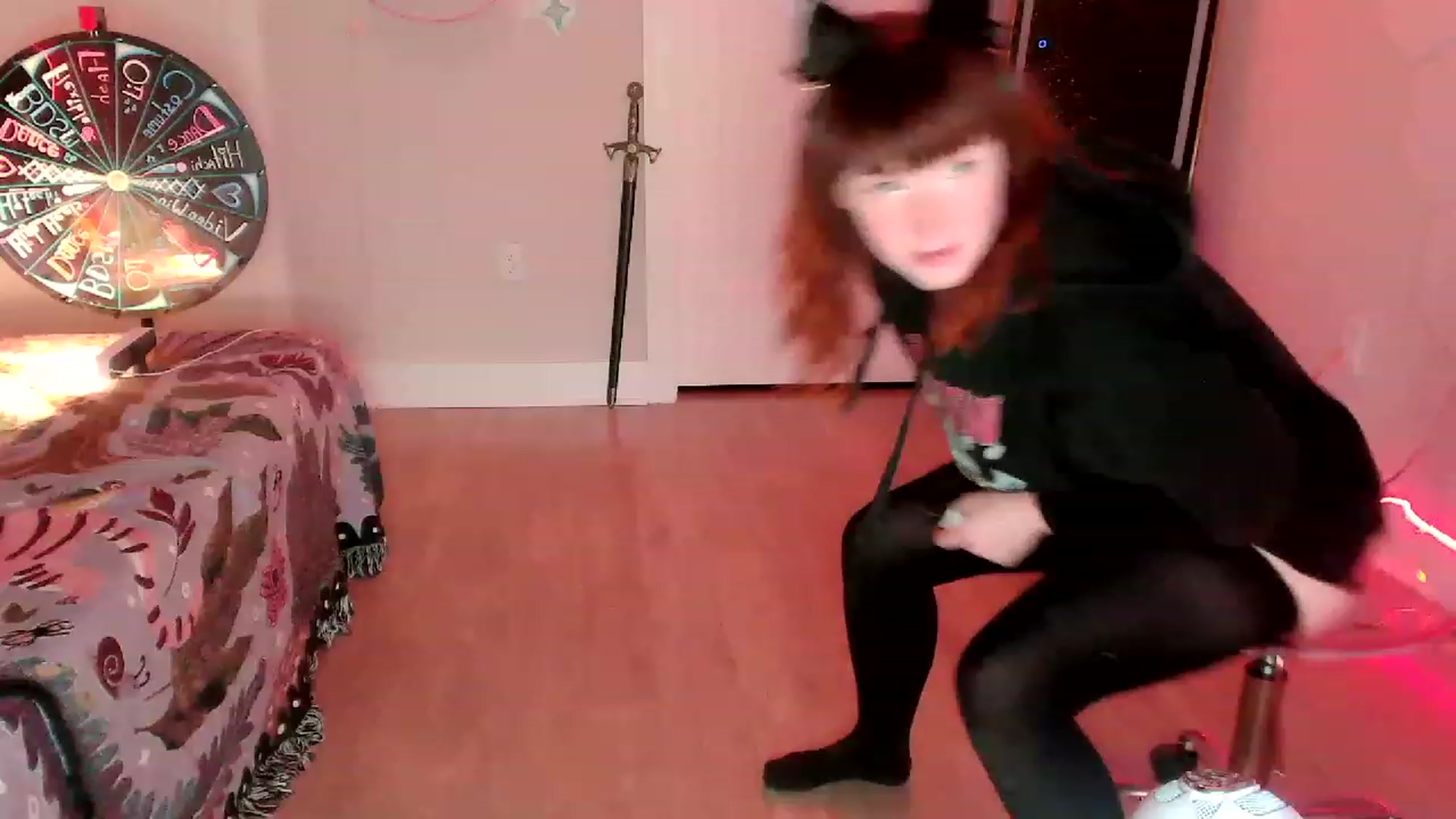 Gallery image thumbnail from SnugglePunk's myfreecams stream on, 06/12/2023, 24:47 image 8 of 20