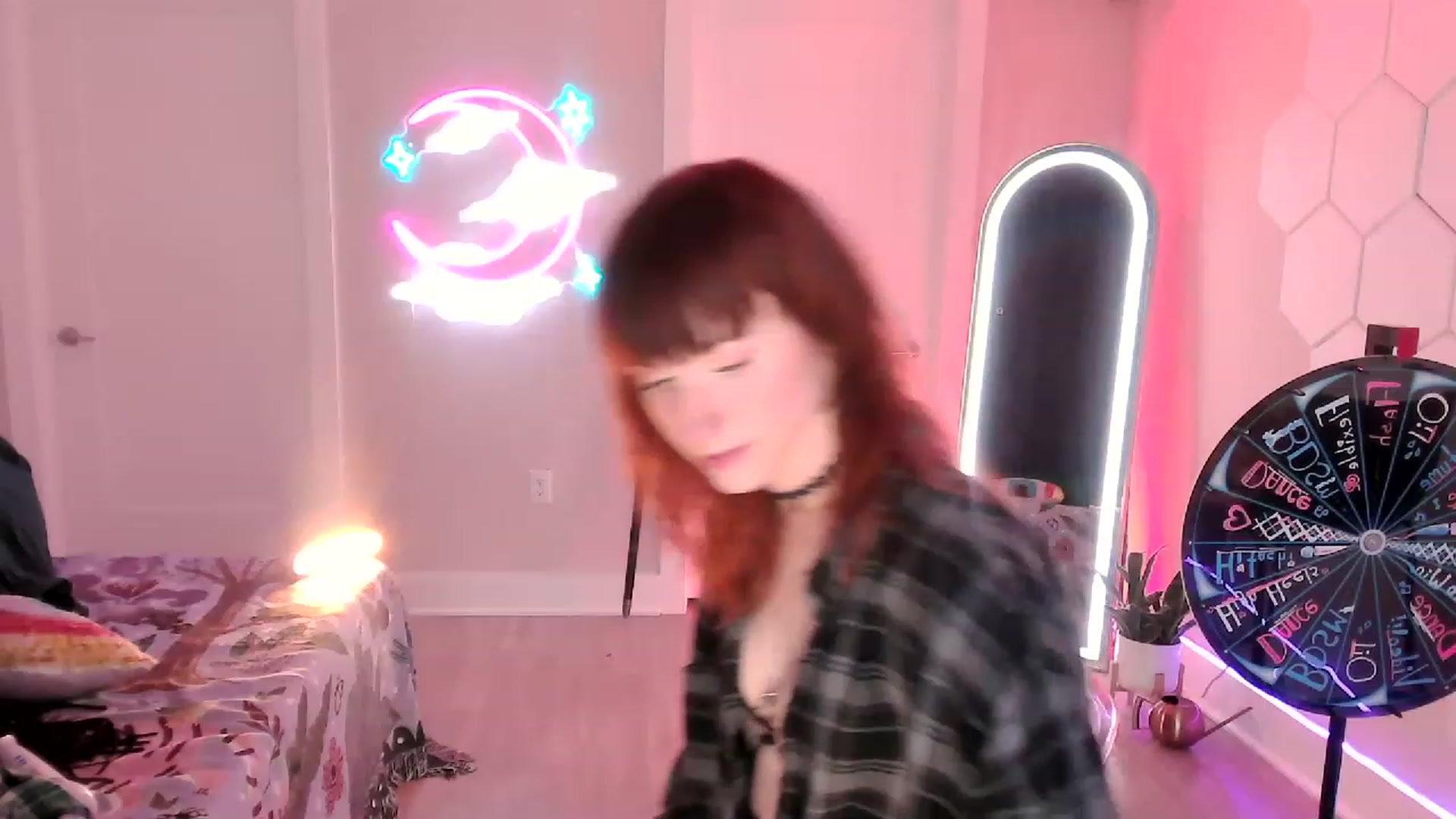 Gallery image thumbnail from SnugglePunk's myfreecams stream on, 06/14/2023, 23:39 image 18 of 20