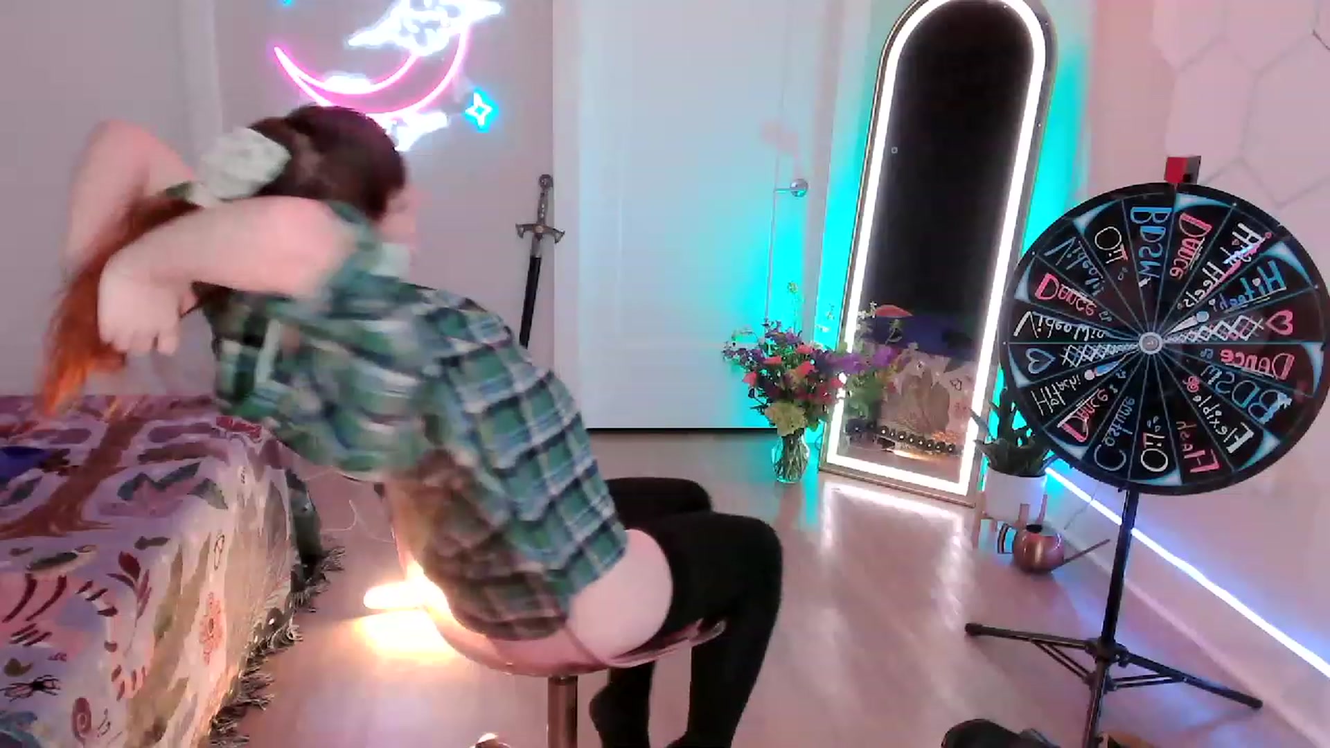 Gallery image thumbnail from SnugglePunk's myfreecams stream on, 06/22/2023, 23:01 image 15 of 20