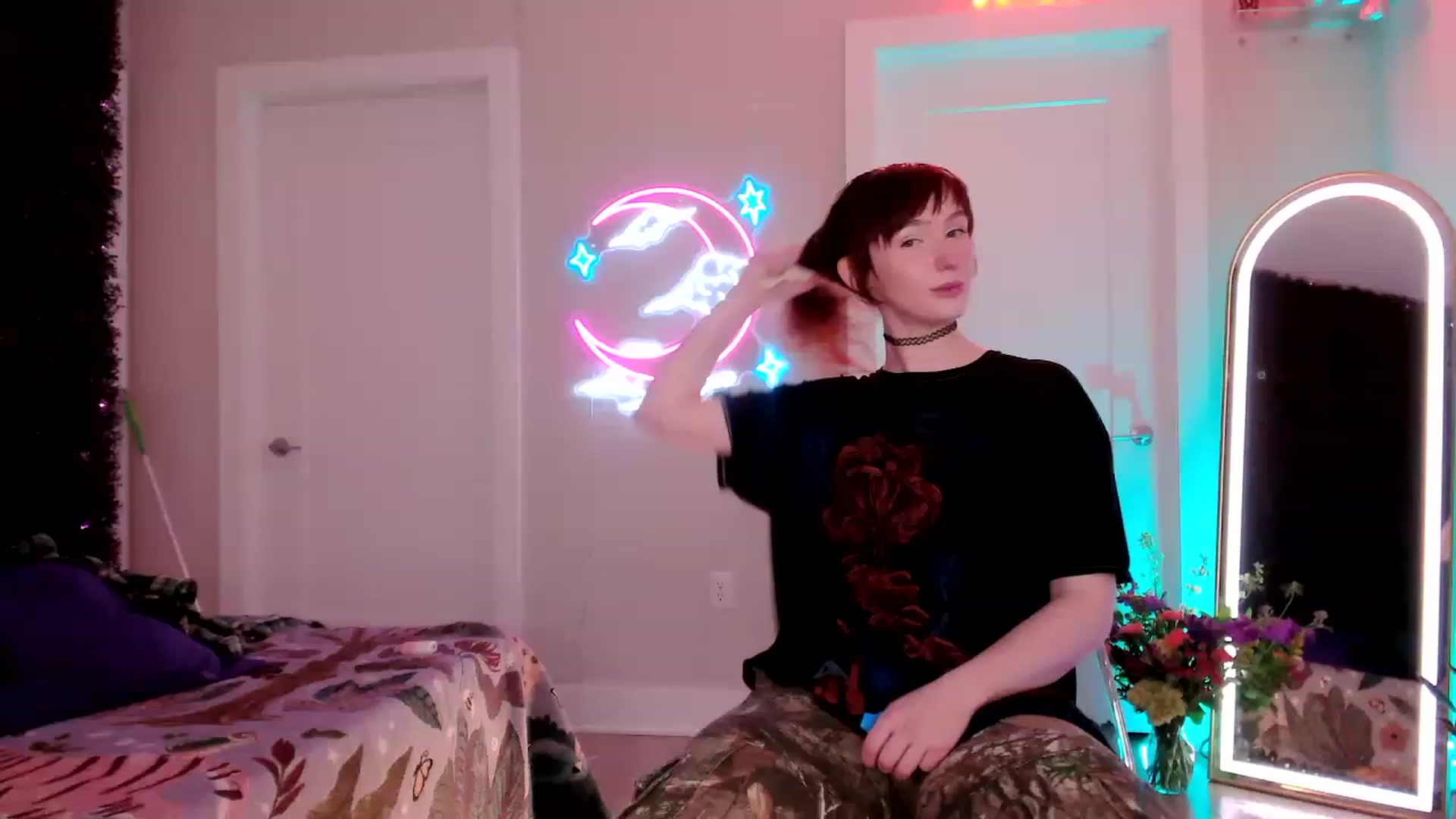 Gallery image thumbnail from SnugglePunk's myfreecams stream on, 06/22/2023, 23:49 image 16 of 20