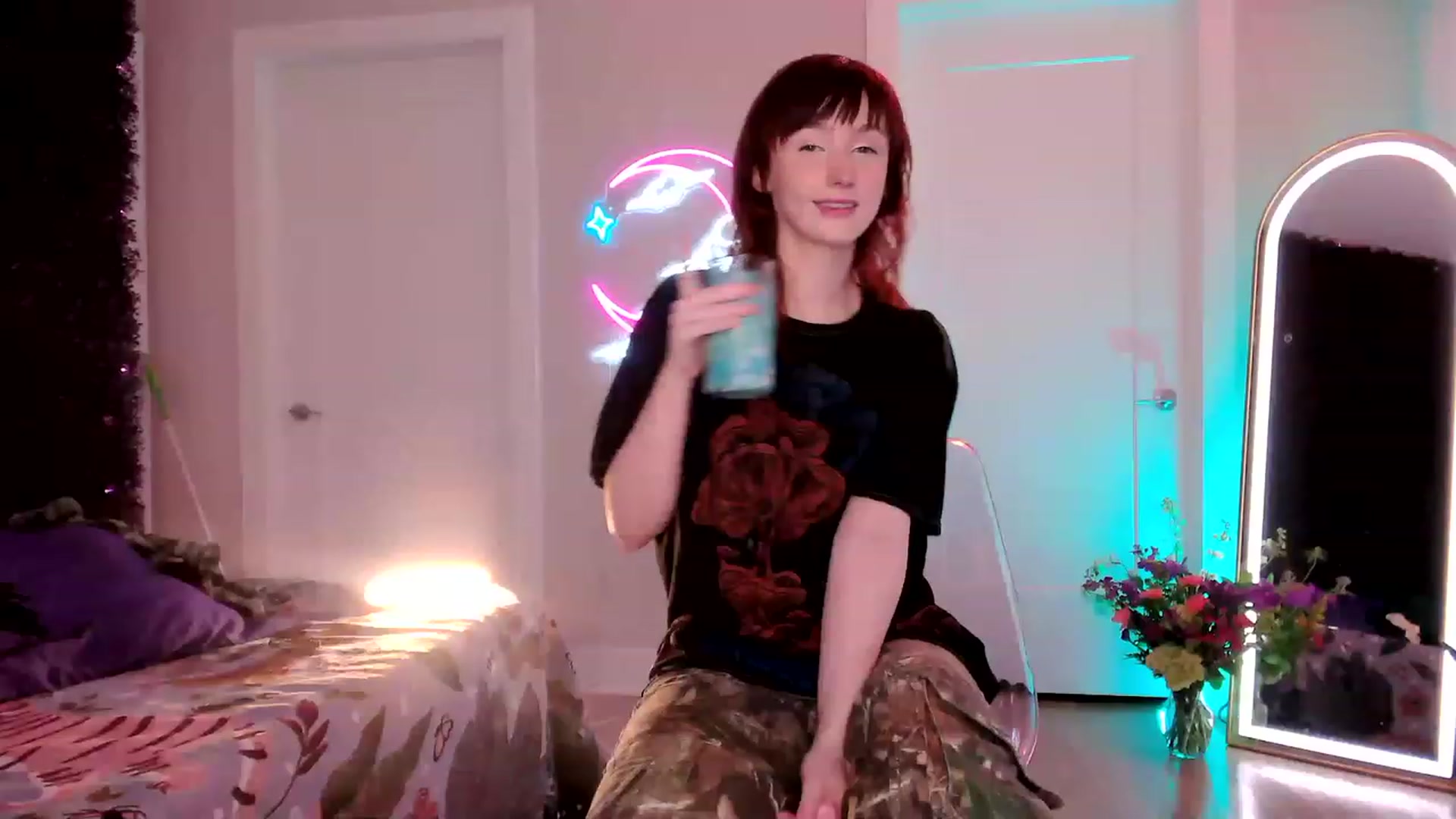 Gallery image thumbnail from SnugglePunk's myfreecams stream on, 06/22/2023, 23:49 image 11 of 20