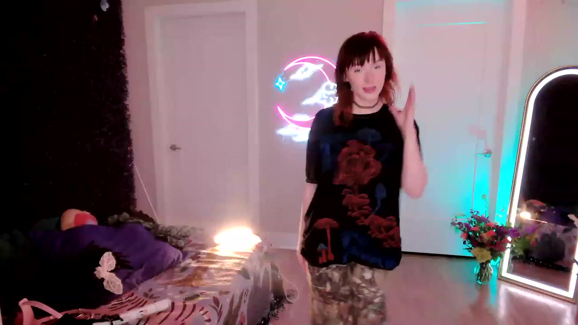 Gallery image thumbnail from SnugglePunk's myfreecams stream on, 06/22/2023, 23:49 image 2 of 20