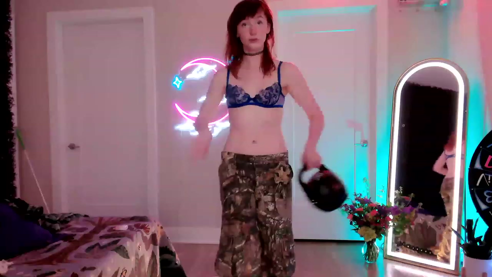 Gallery image thumbnail from SnugglePunk's myfreecams stream on, 06/22/2023, 23:49 image 19 of 20