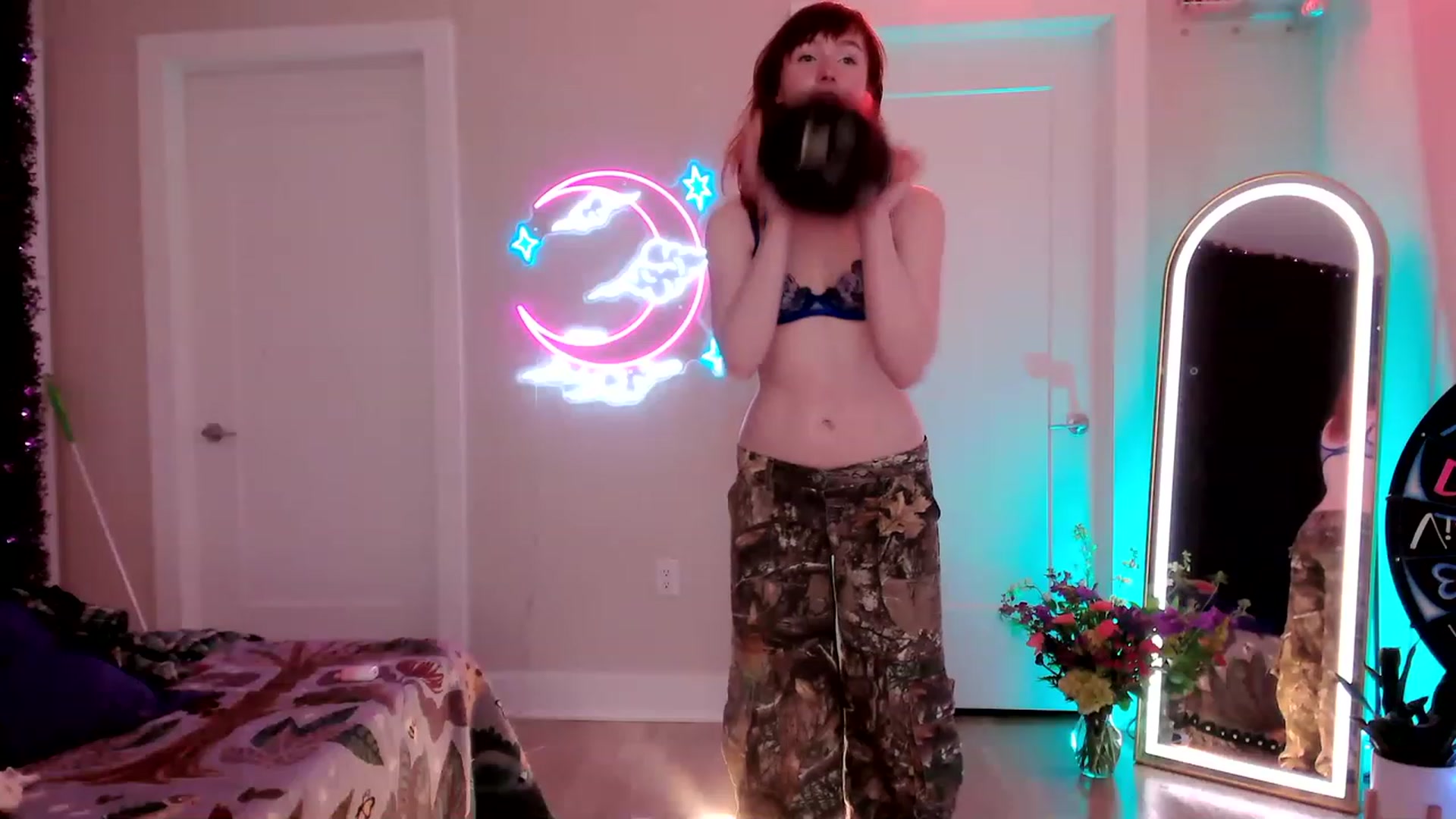 Gallery image thumbnail from SnugglePunk's myfreecams stream on, 06/22/2023, 23:49 image 20 of 20