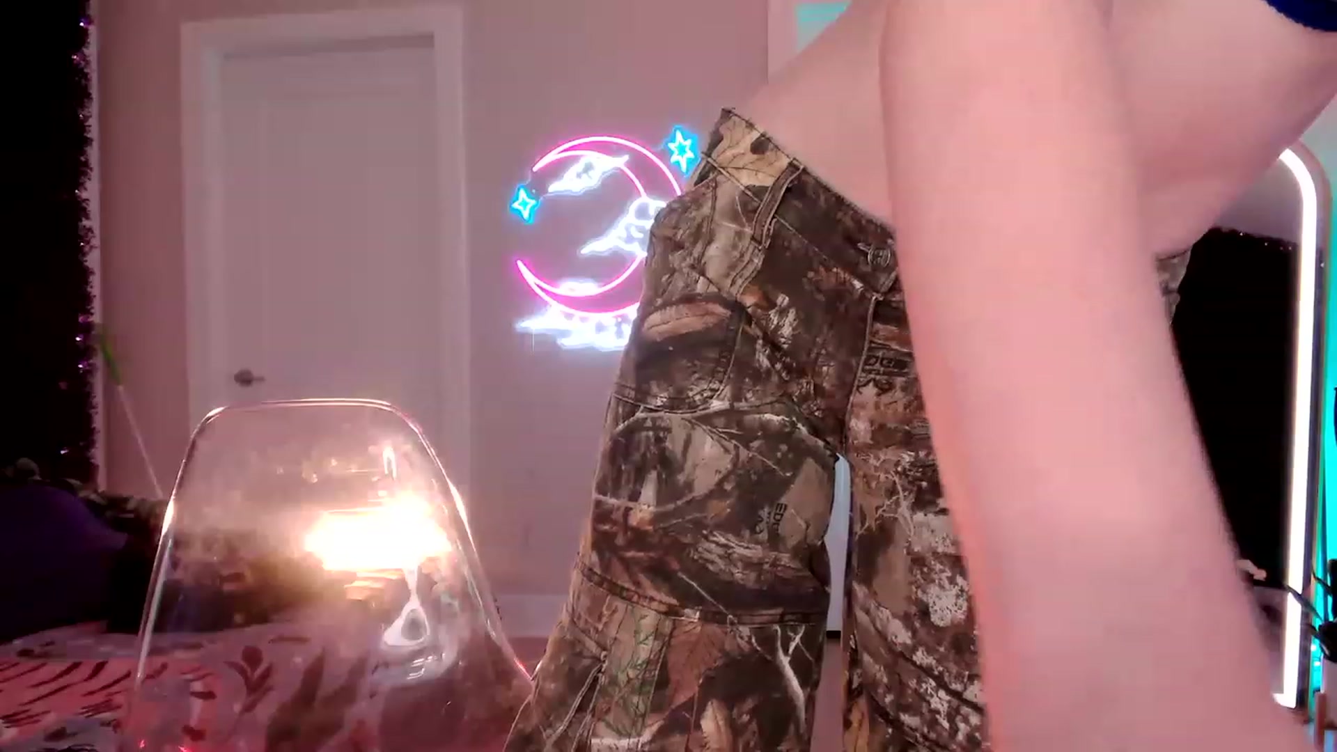 Gallery image thumbnail from SnugglePunk's myfreecams stream on, 06/22/2023, 23:49 image 9 of 20