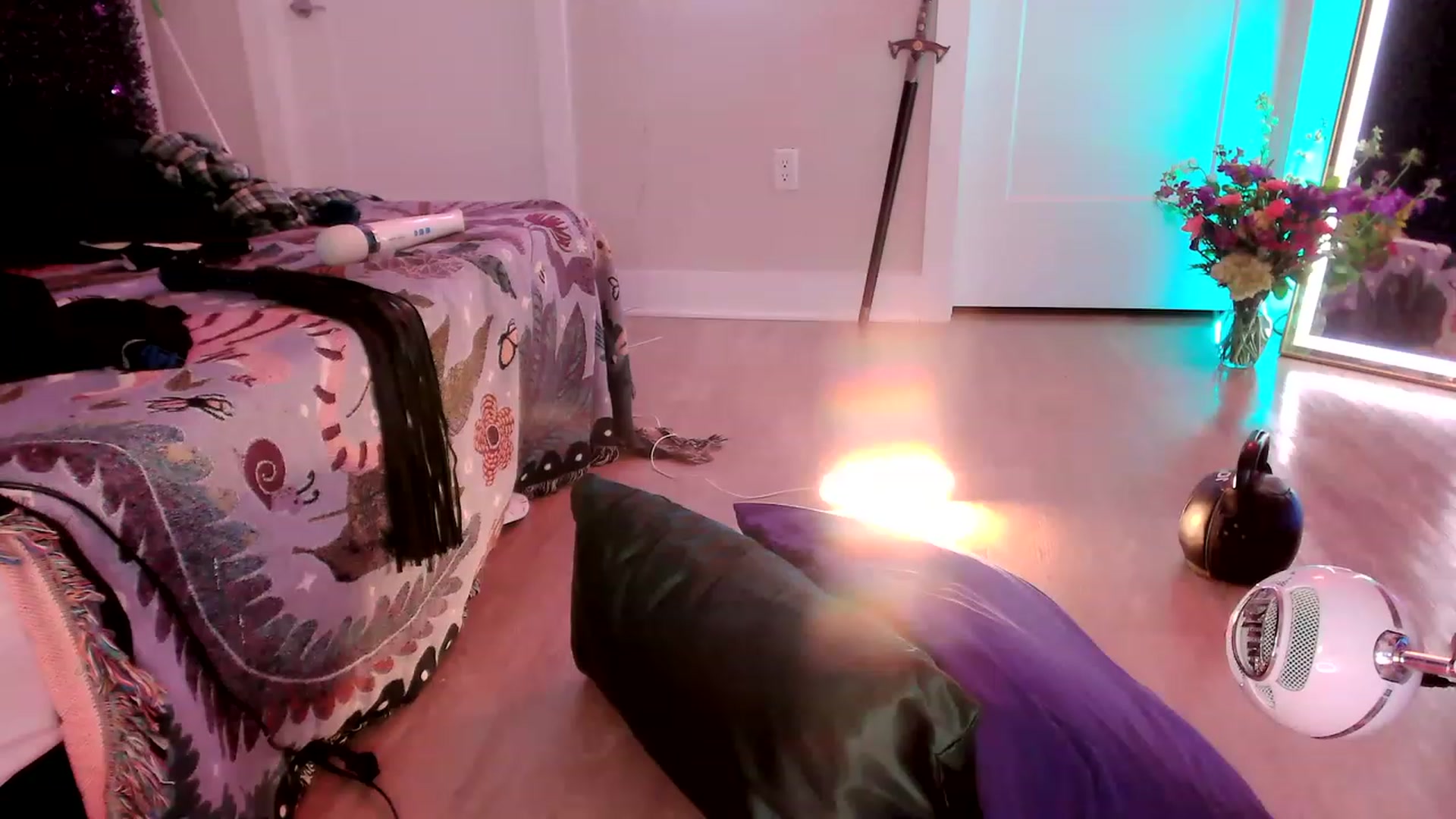 Gallery image thumbnail from SnugglePunk's myfreecams stream on, 06/23/2023, 01:04 image 13 of 20
