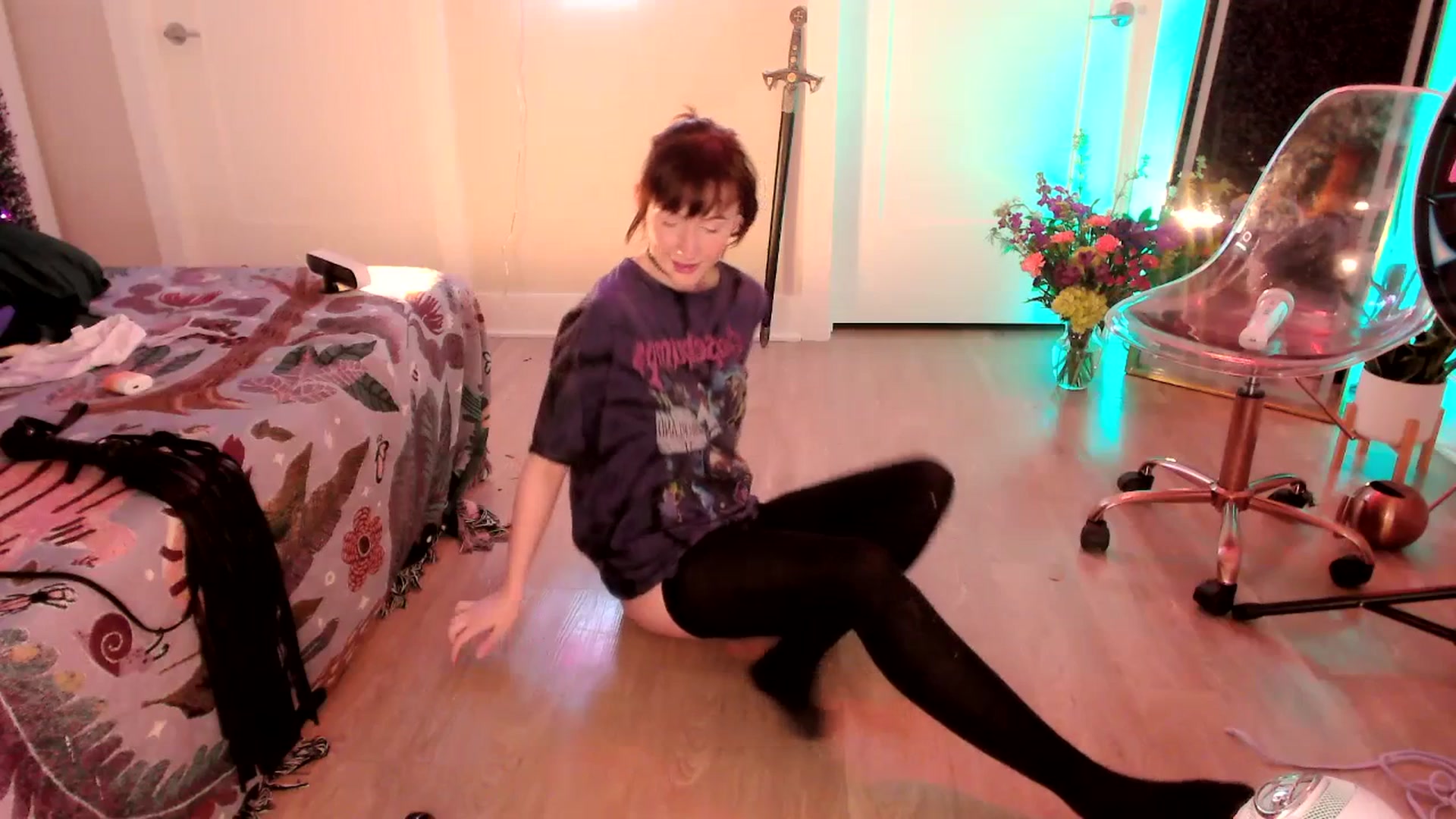 Gallery image thumbnail from SnugglePunk's myfreecams stream on, 06/24/2023, 01:13 image 15 of 20