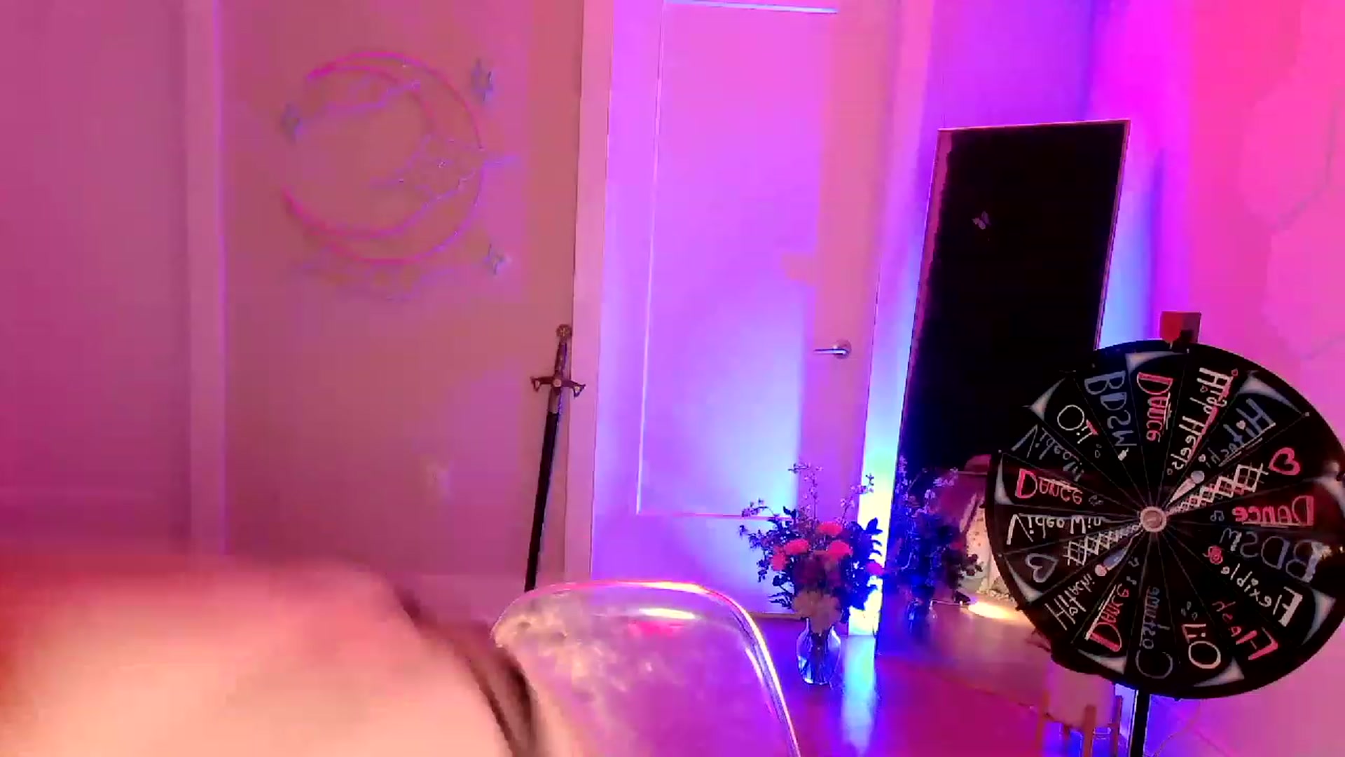Gallery image thumbnail from SnugglePunk's myfreecams stream on, 06/29/2023, 02:09 image 11 of 20