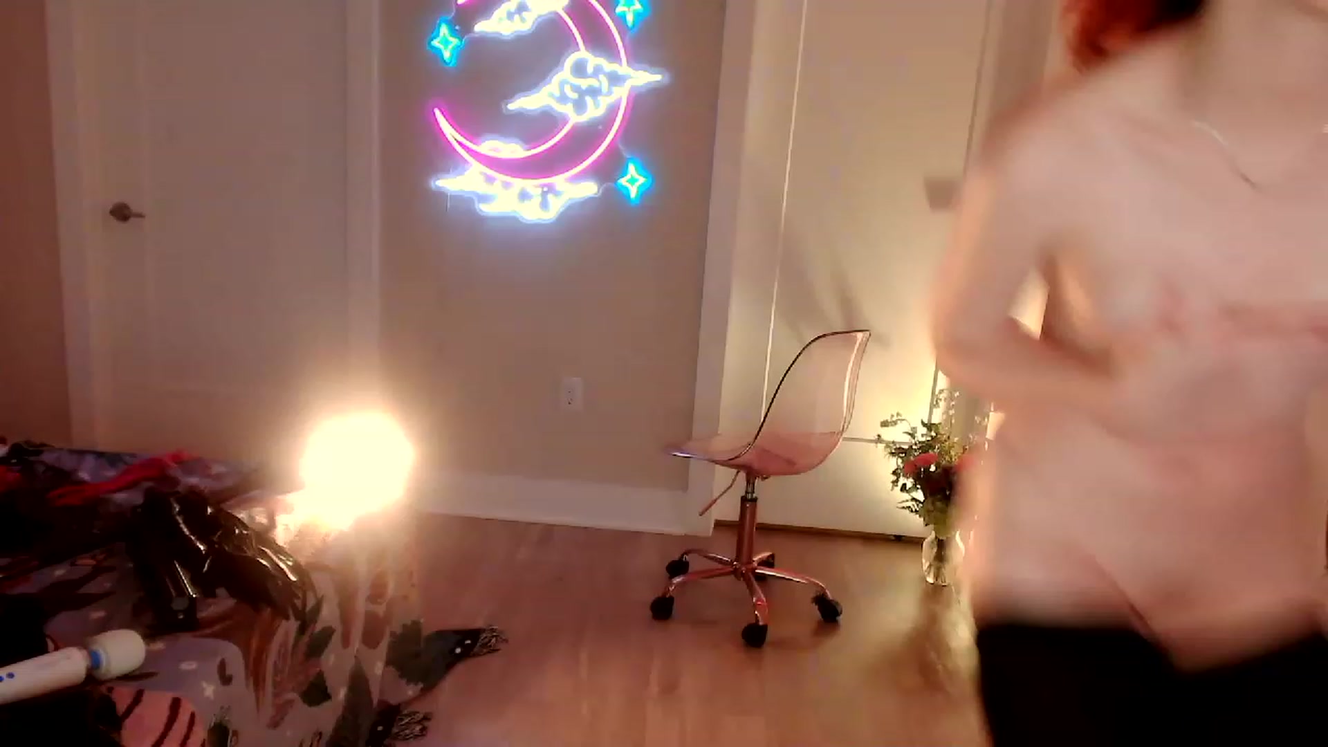 Gallery image thumbnail from SnugglePunk's myfreecams stream on, 06/30/2023, 01:38 image 10 of 20