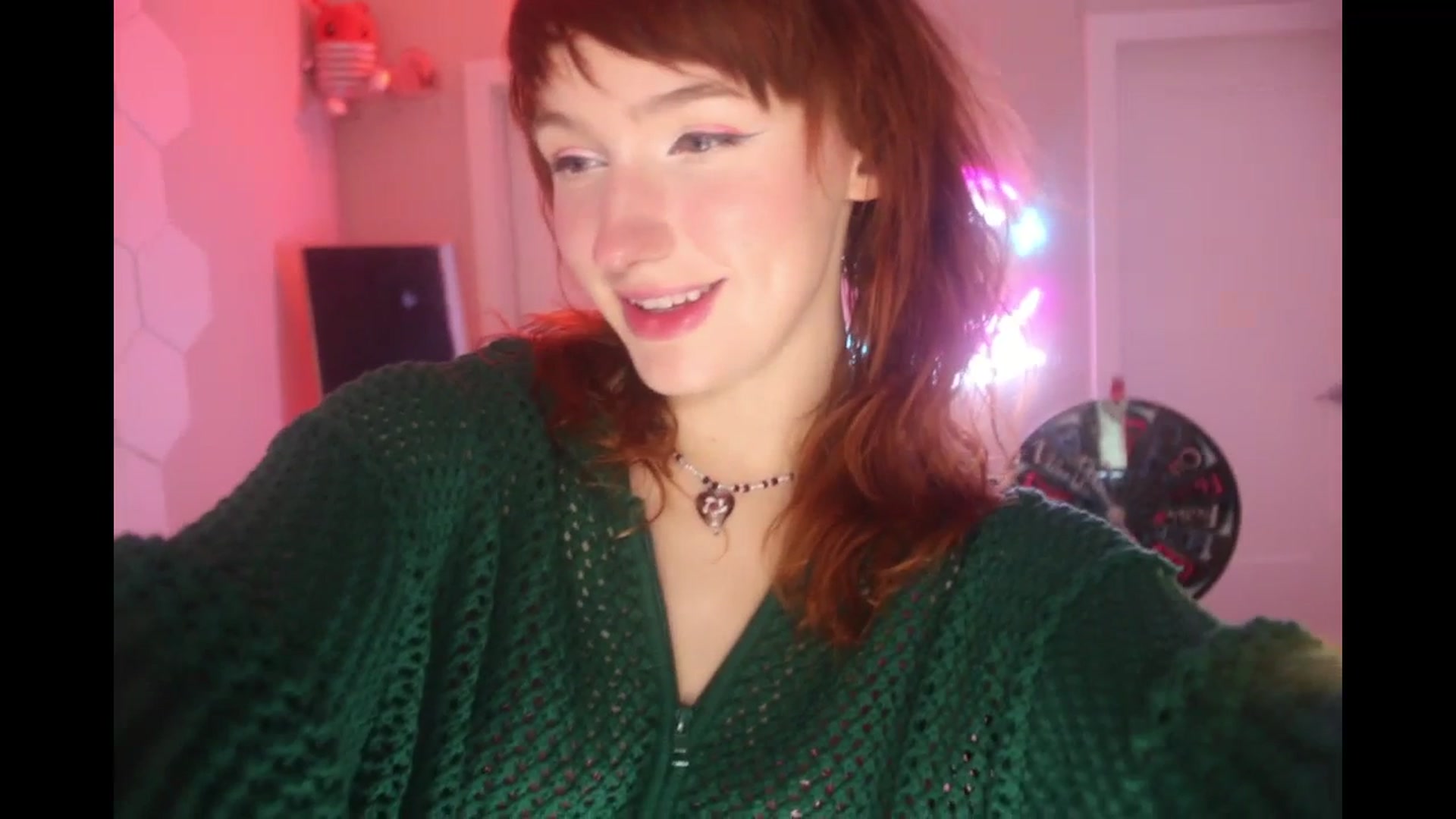 Gallery image thumbnail from SnugglePunk's myfreecams stream on, 07/21/2023, 22:12 image 2 of 20