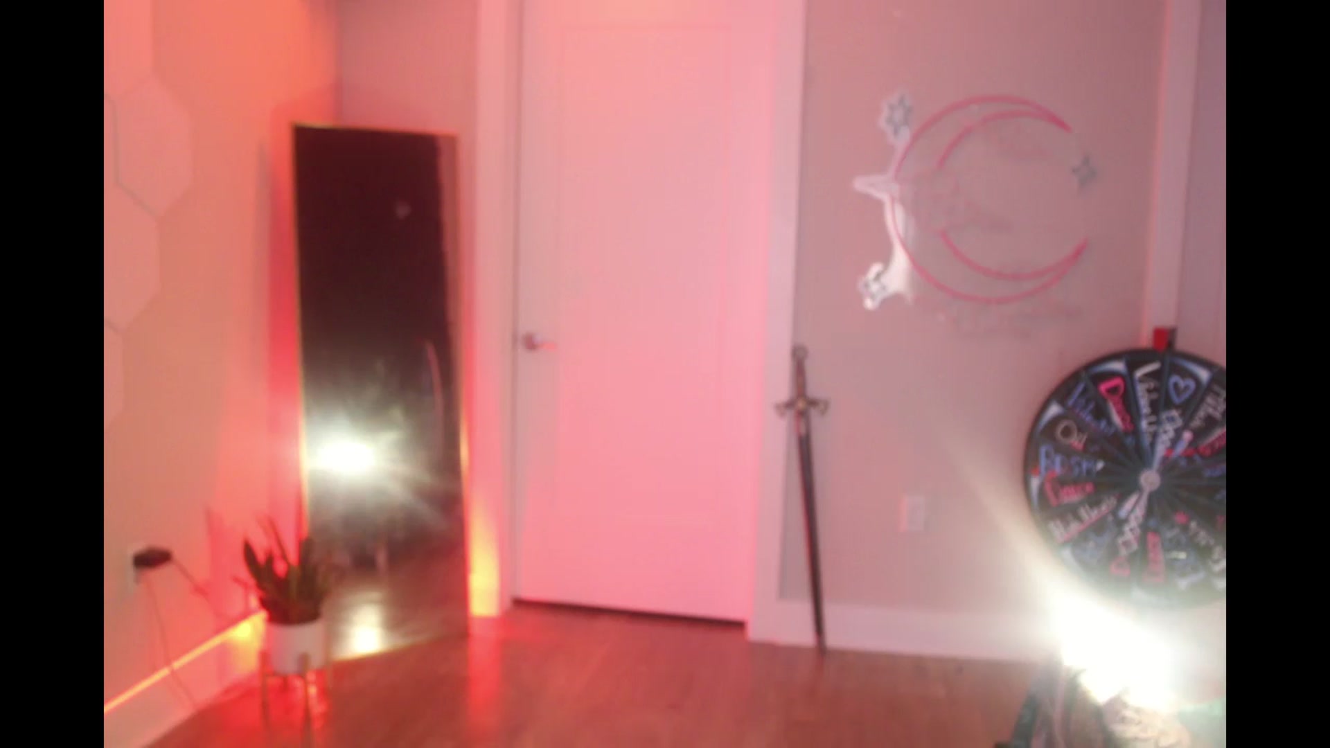 Gallery image thumbnail from SnugglePunk's myfreecams stream on, 07/21/2023, 22:38 image 4 of 20