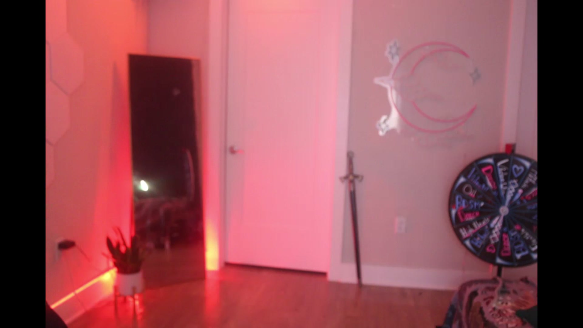 Gallery image thumbnail from SnugglePunk's myfreecams stream on, 07/21/2023, 22:38 image 2 of 20