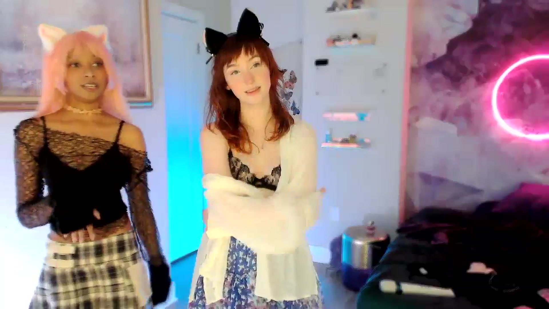 Gallery image thumbnail from SnugglePunk's myfreecams stream on, 11/02/2023, 22:50 image 19 of 20