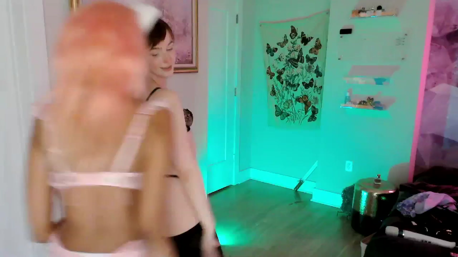 Gallery image thumbnail from SnugglePunk's myfreecams stream on, 11/02/2023, 23:57 image 9 of 20